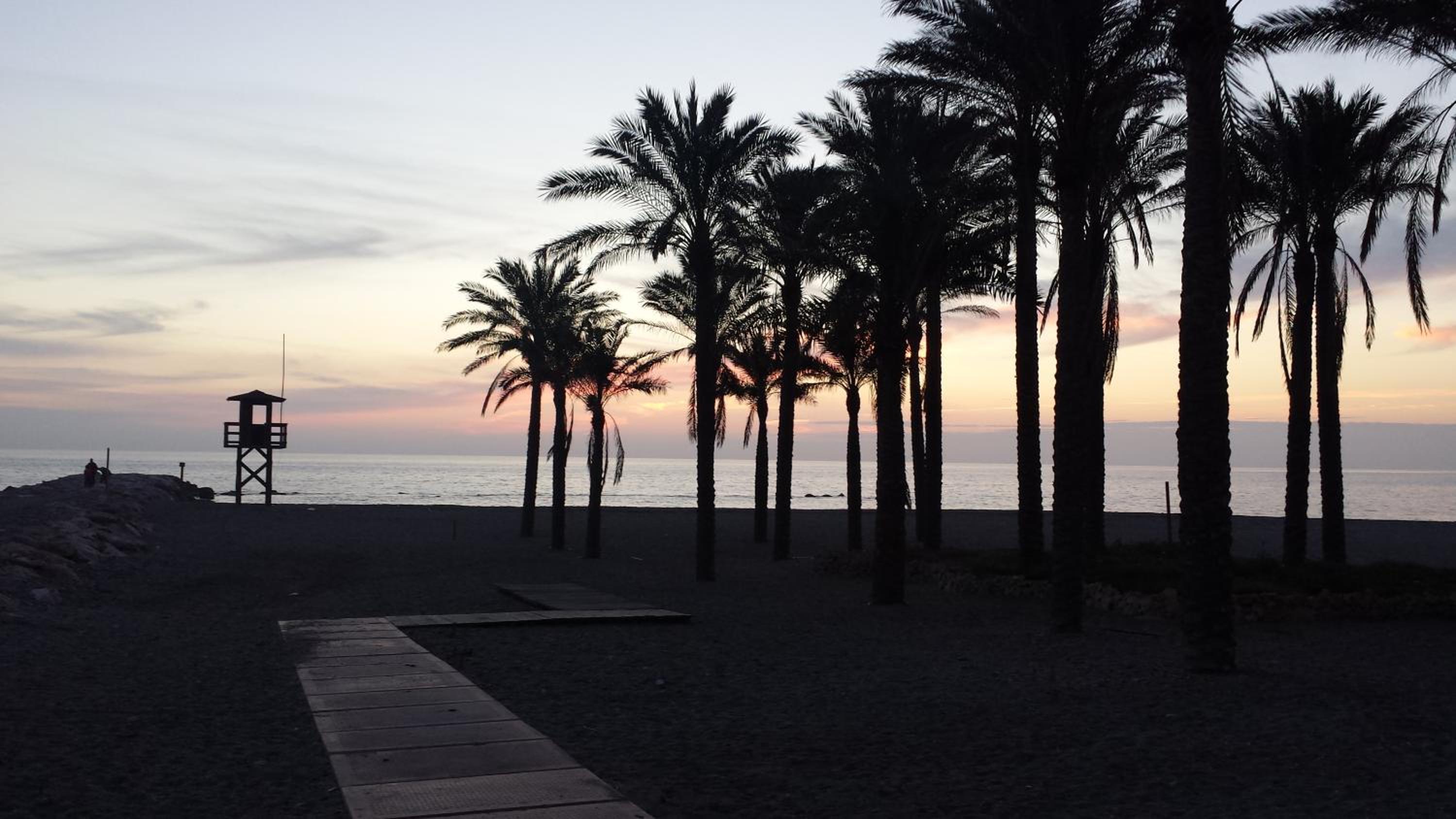 APARTAMENTO PRIMERA LÍNEA DE PLAYA
