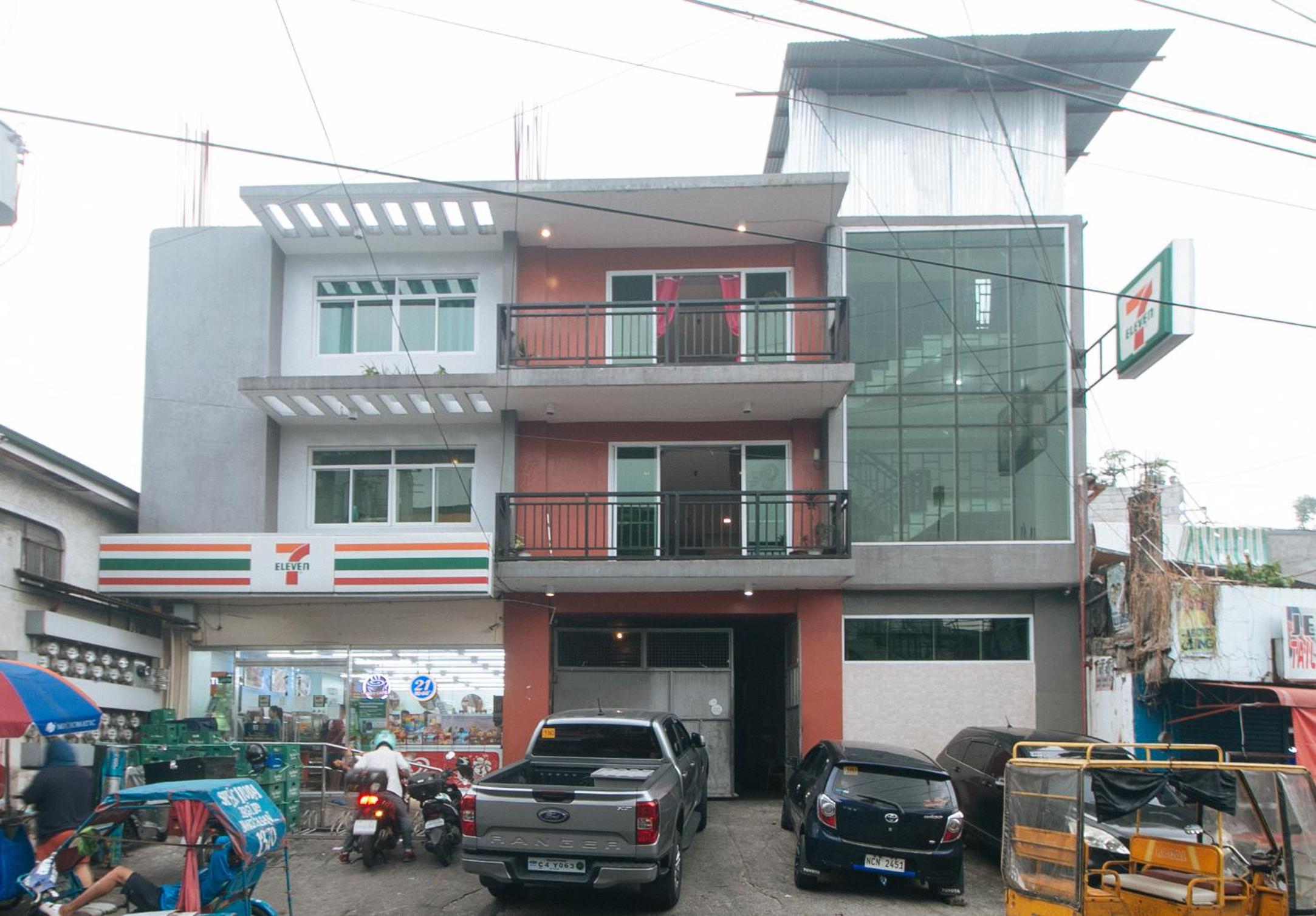 Budget Backpackers Transient House near NAIA by RedDoorz view 2