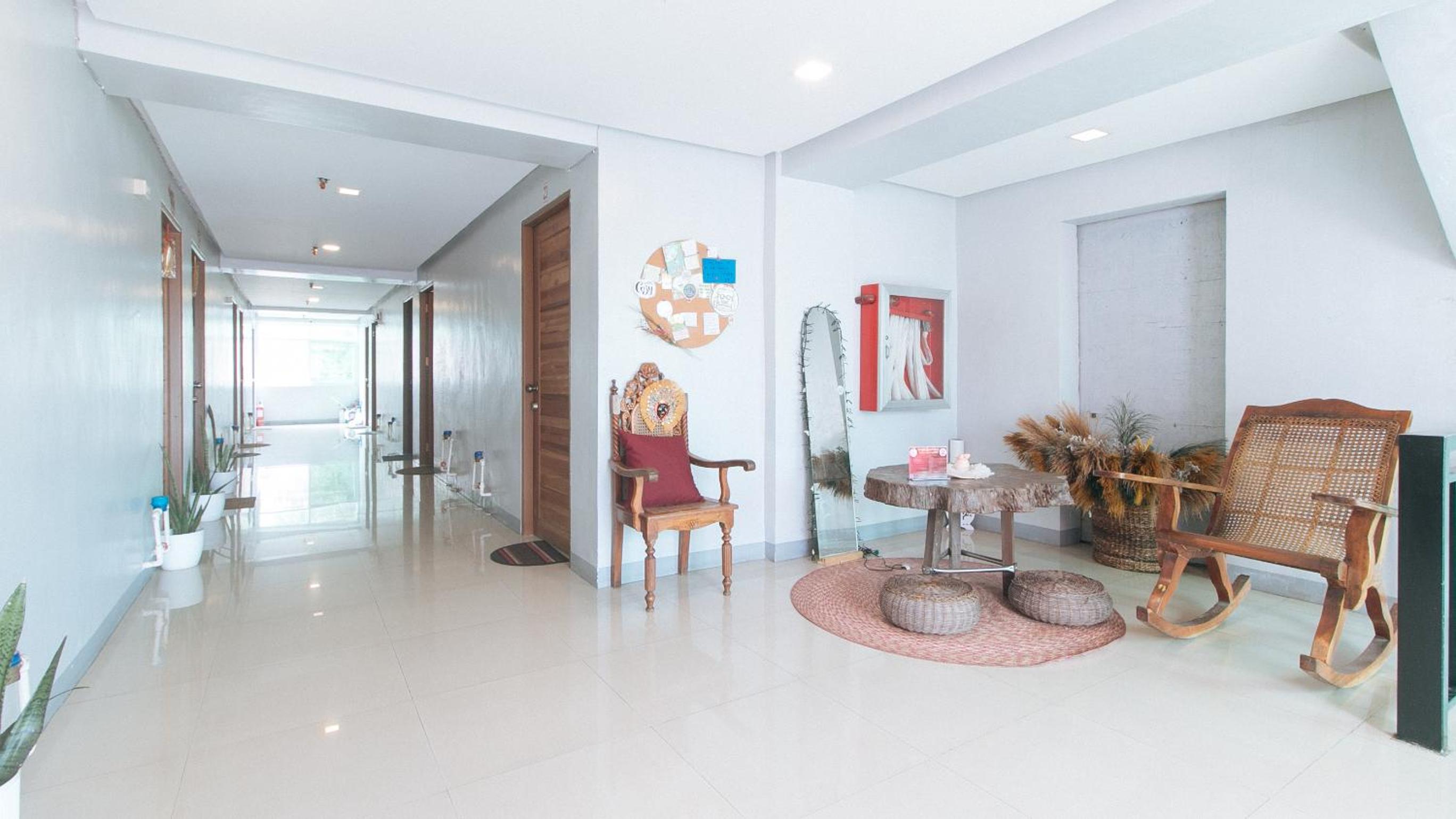 Budget Backpackers Transient House near NAIA by RedDoorz view 4