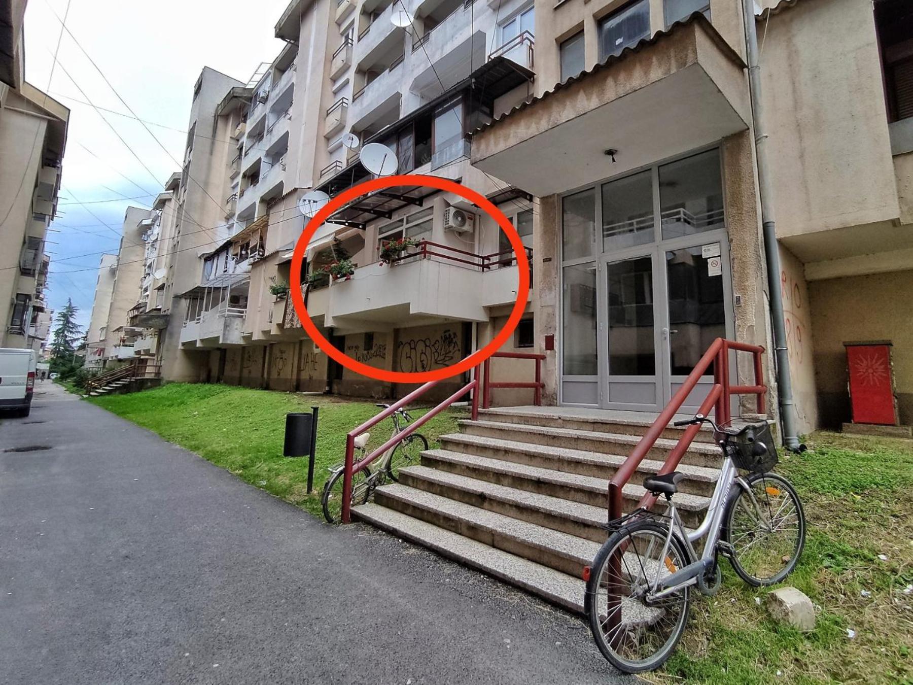 Businoski's Apartment