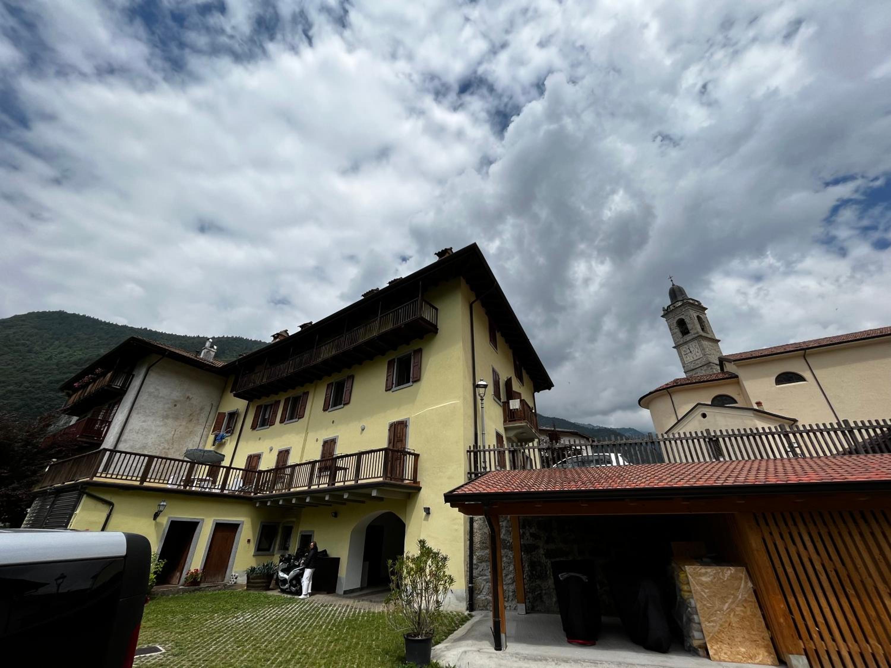 Casa Miravalle Mountain Apartments view 2