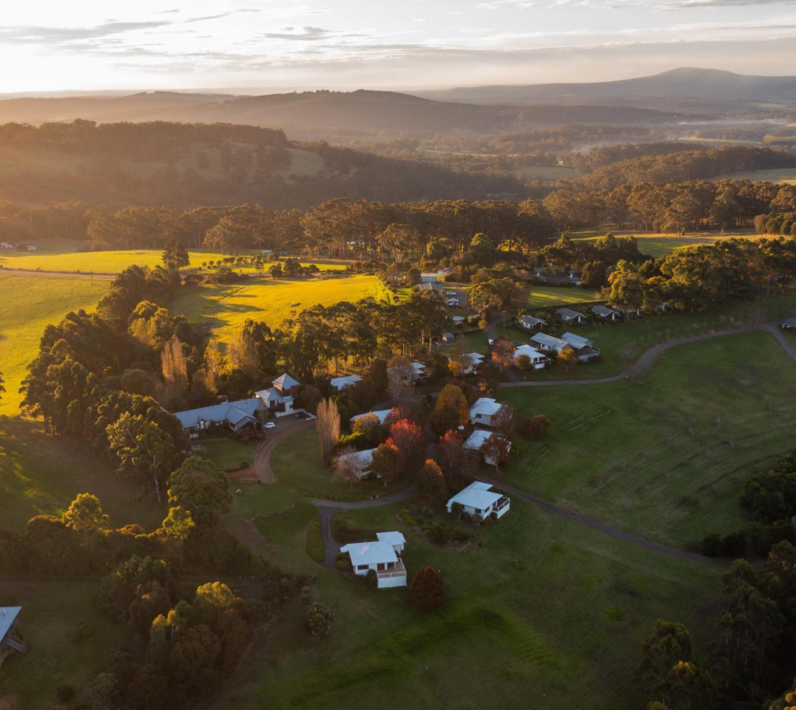 Hotel Karri Mia Chalets and Studios - Image 1