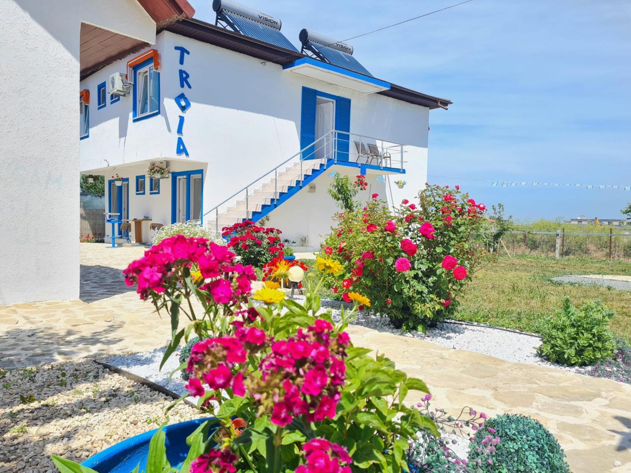 Hotel Vila Troia Vama Veche - Image 1