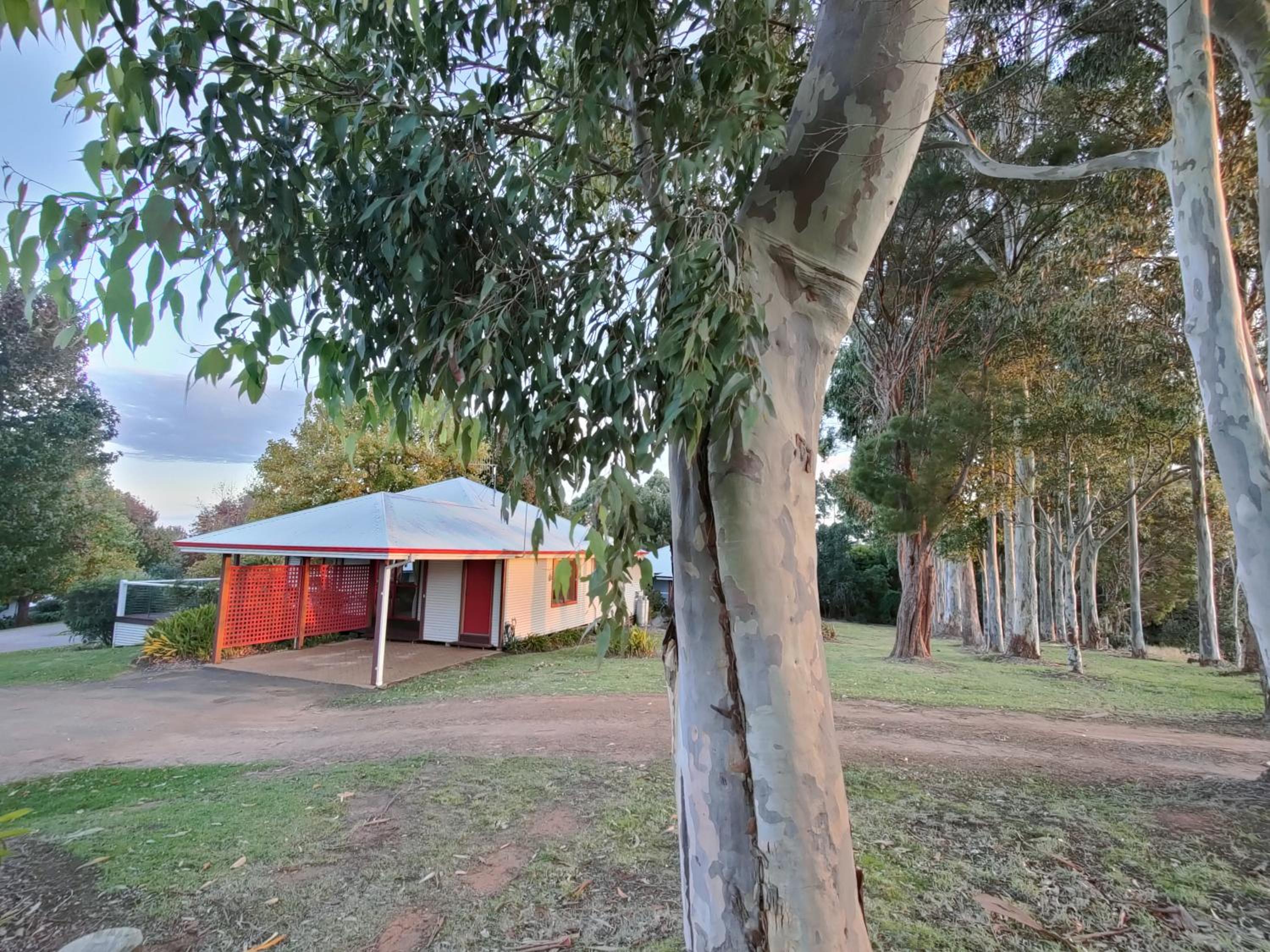 Karri Mia Chalets and Studios