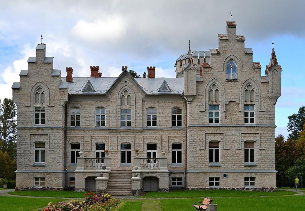Saare Paadiküla