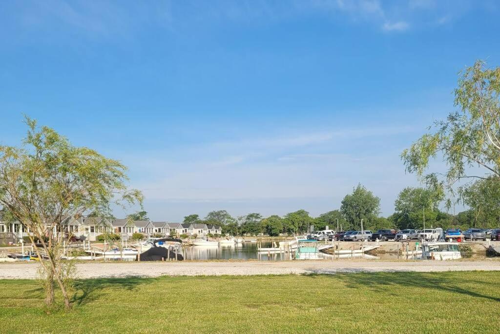 Sunnie Days condo in Oak Harbor on Lake Erie! view 4