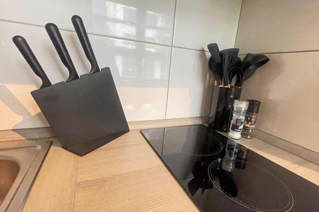 Modern City Apartment l Netflix l fast wifi l Xbox
