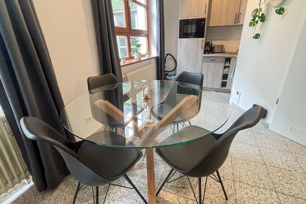 Modern City Apartment l Netflix l fast wifi l Xbox