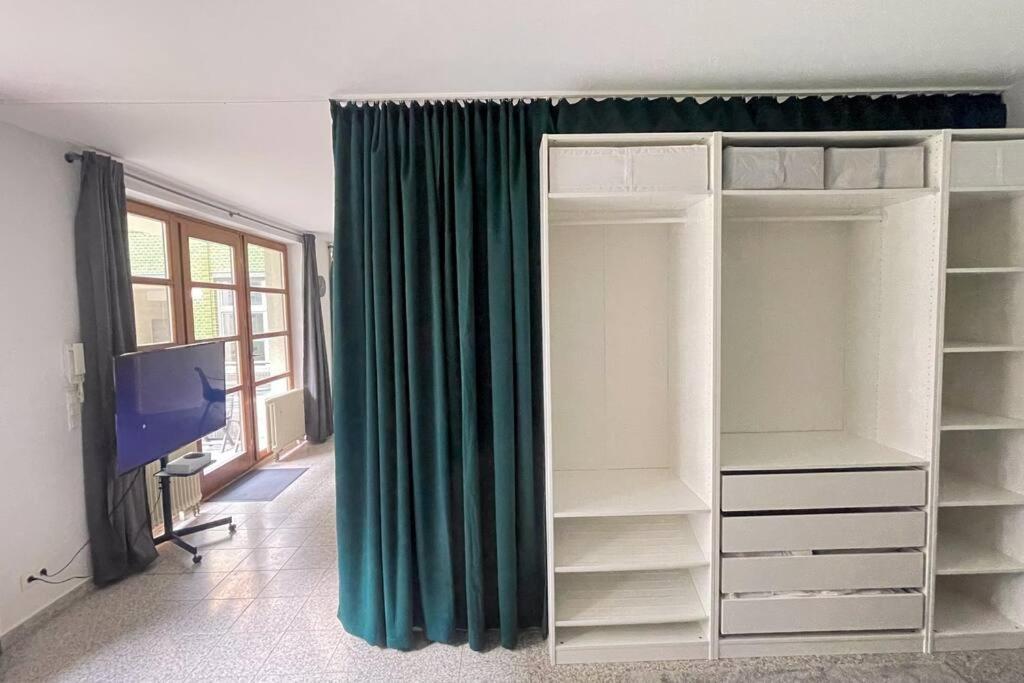 Modern City Apartment l Netflix l fast wifi l Xbox