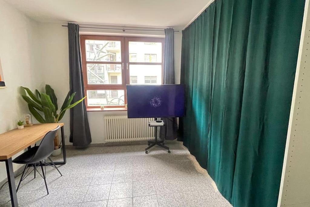 Modern City Apartment l Netflix l fast wifi l Xbox