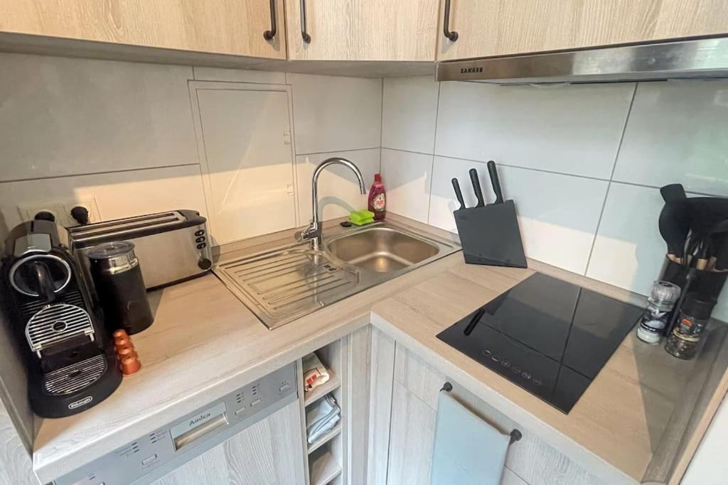 Modern City Apartment l Netflix l fast wifi l Xbox