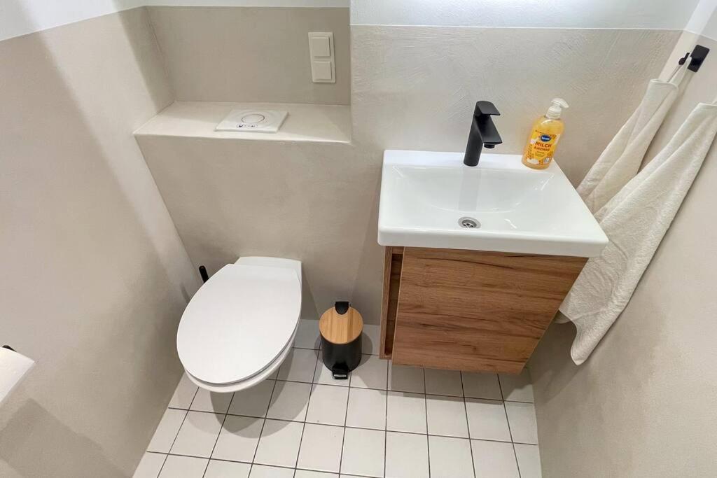 Modern City Apartment l Netflix l fast wifi l Xbox
