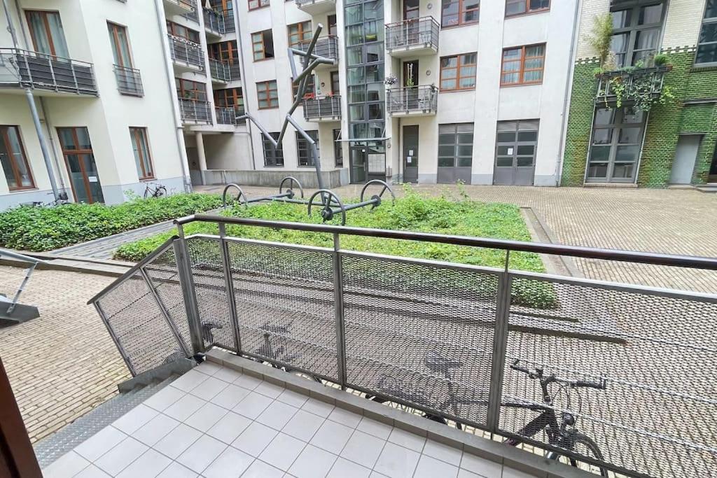 Modern City Apartment l Netflix l fast wifi l Xbox