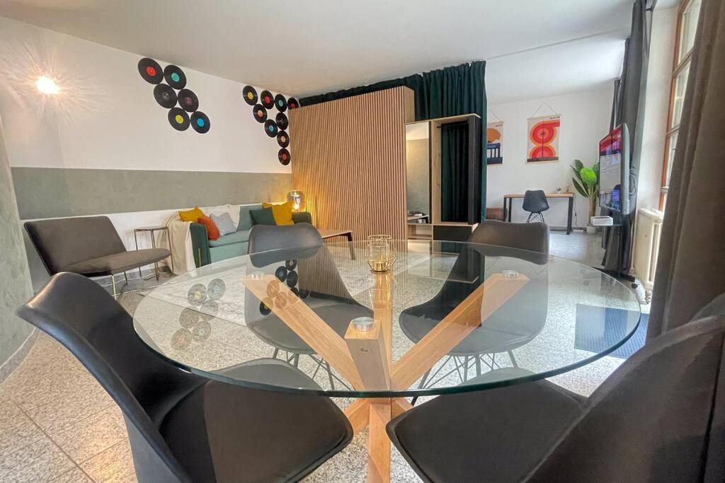 Modern City Apartment l Netflix l fast wifi l Xbox