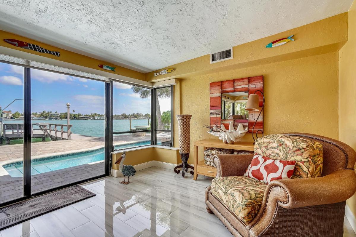 Manatee Home - Water Front Pool Home view 5