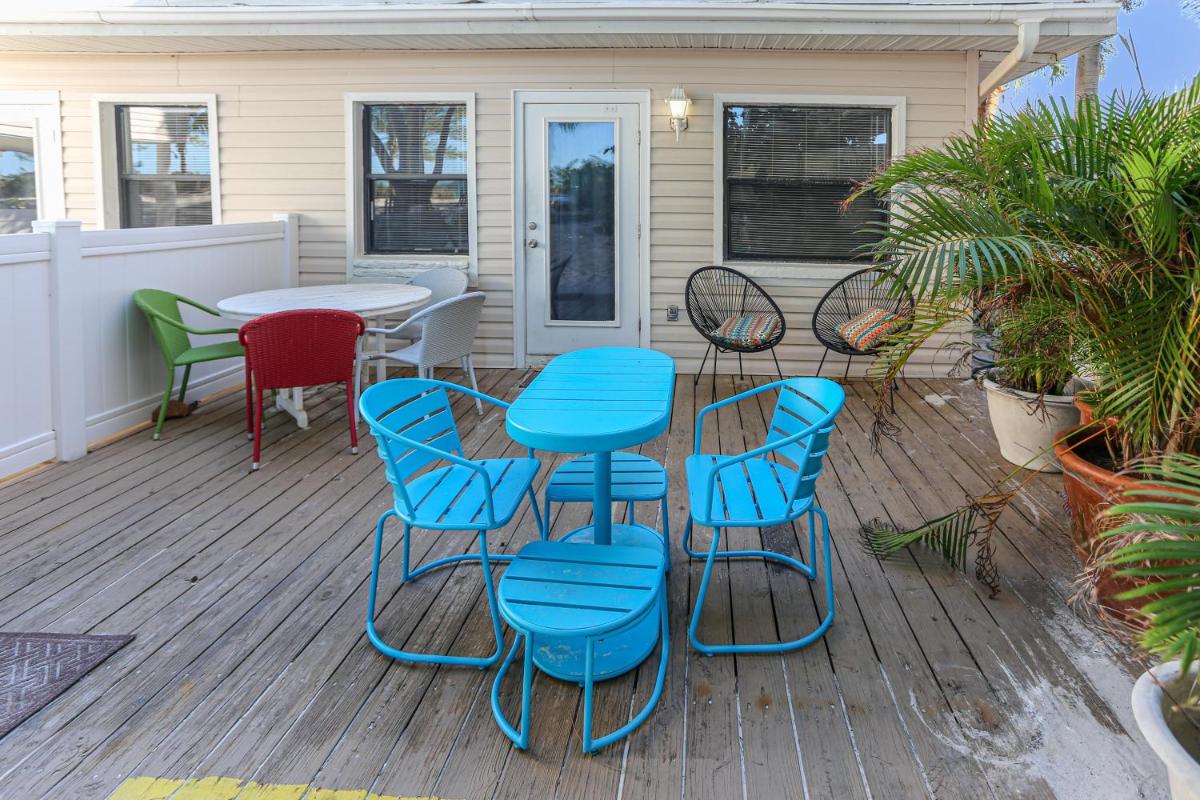 Sunset Beach House - Beach Hugger 1 view 4