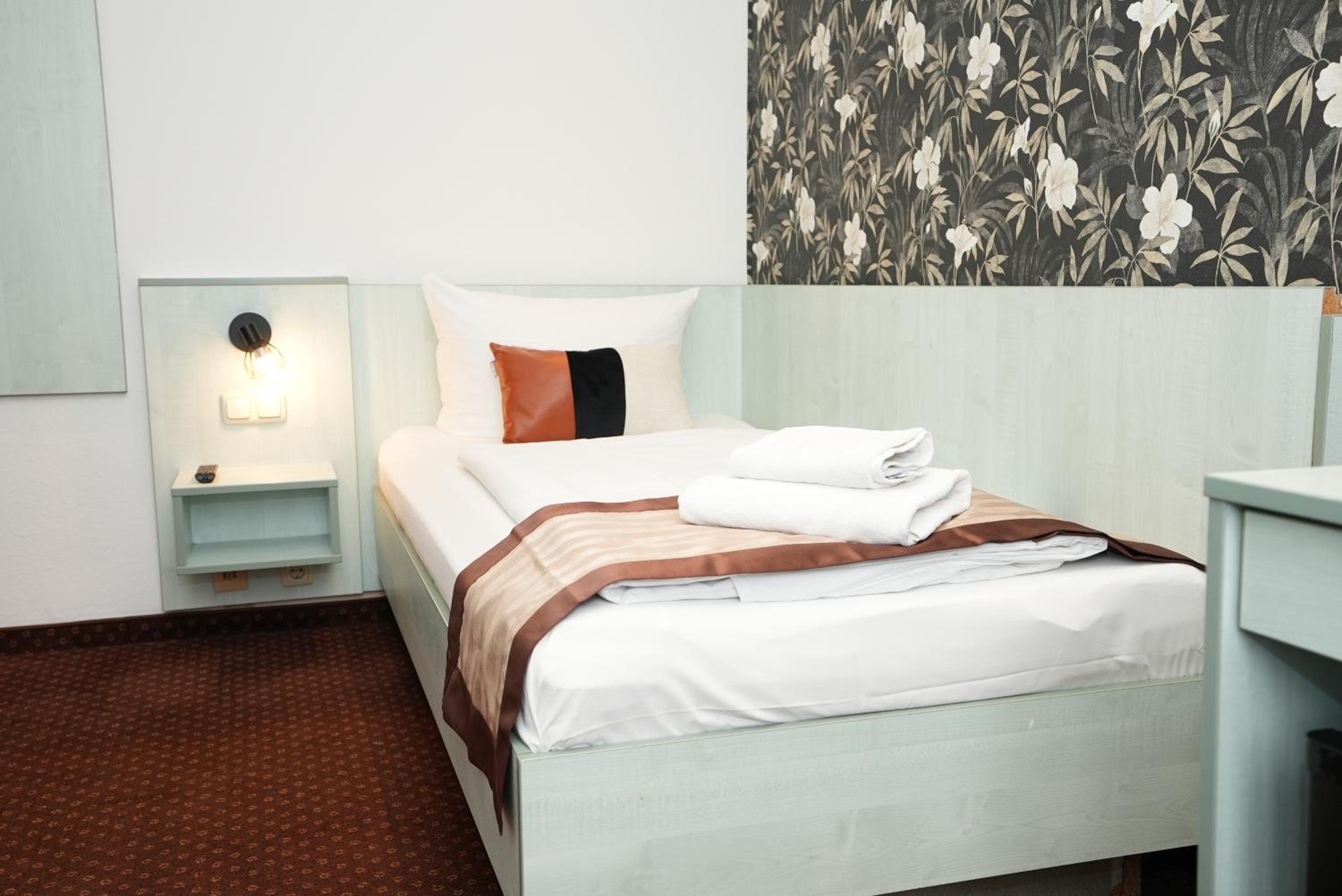 Hotel Attaché an der Messe by ANS — photo 159