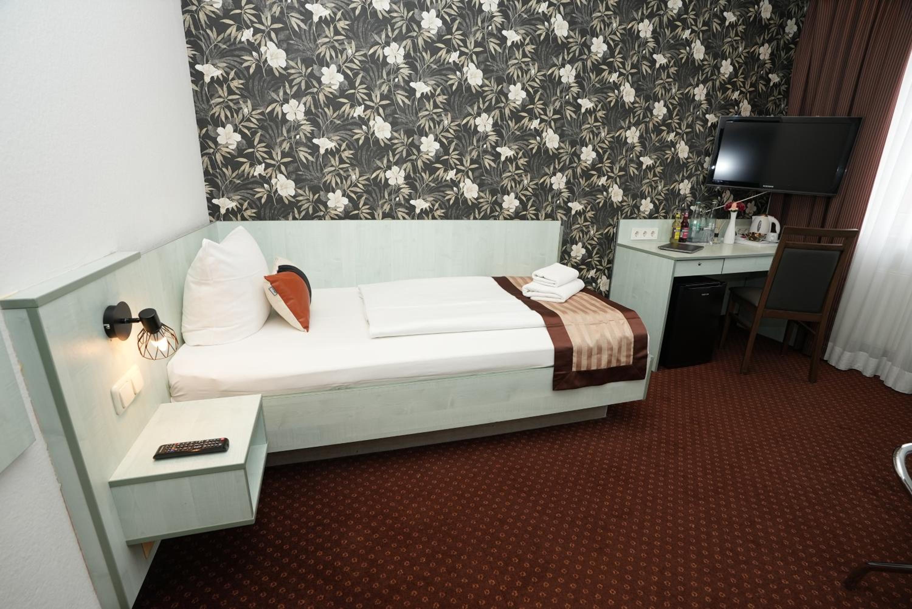 Hotel Attaché an der Messe by ANS — photo 110