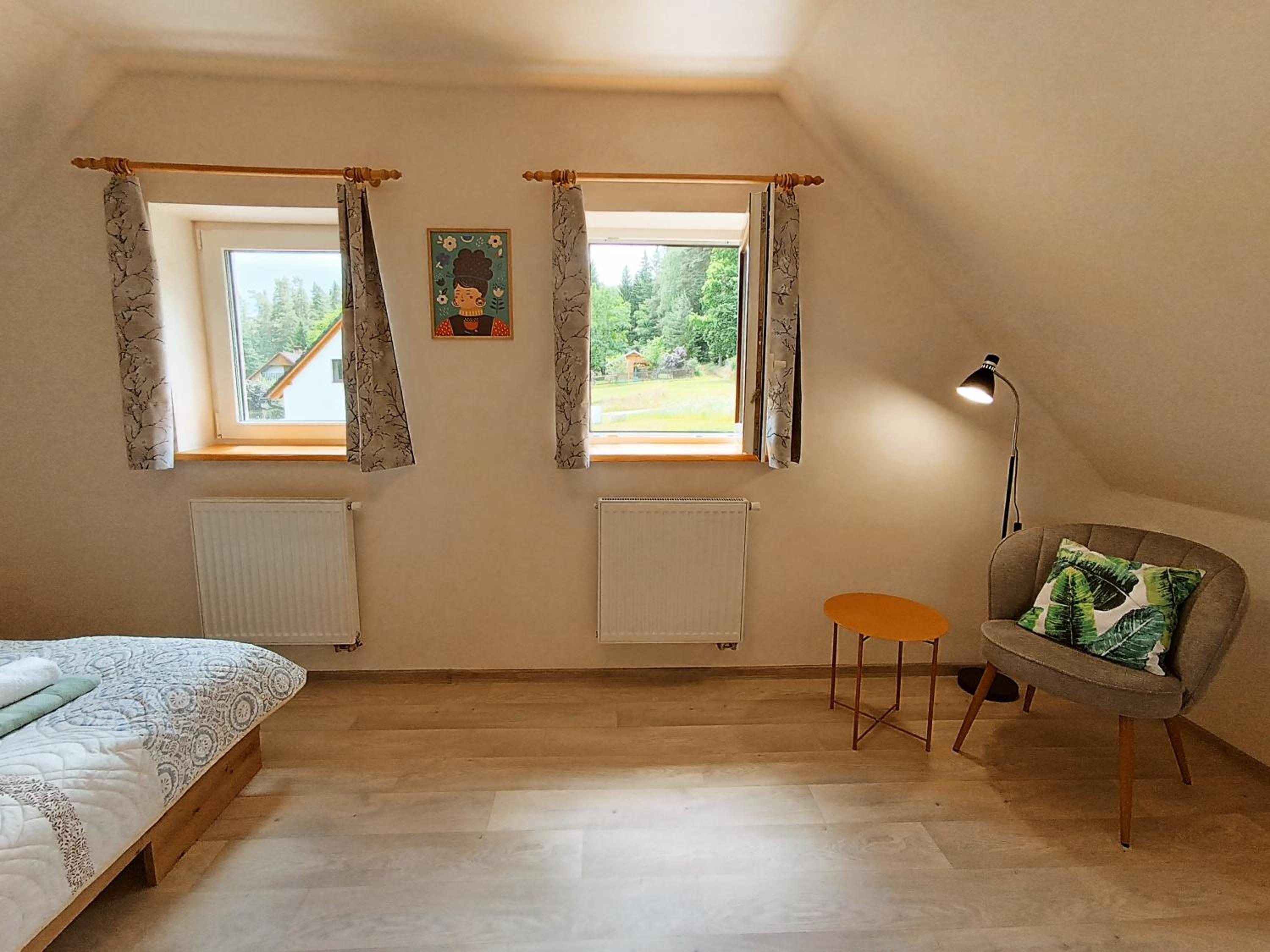 Klidná lokalita Na kraji lesa, celý dům s úschovnu kol