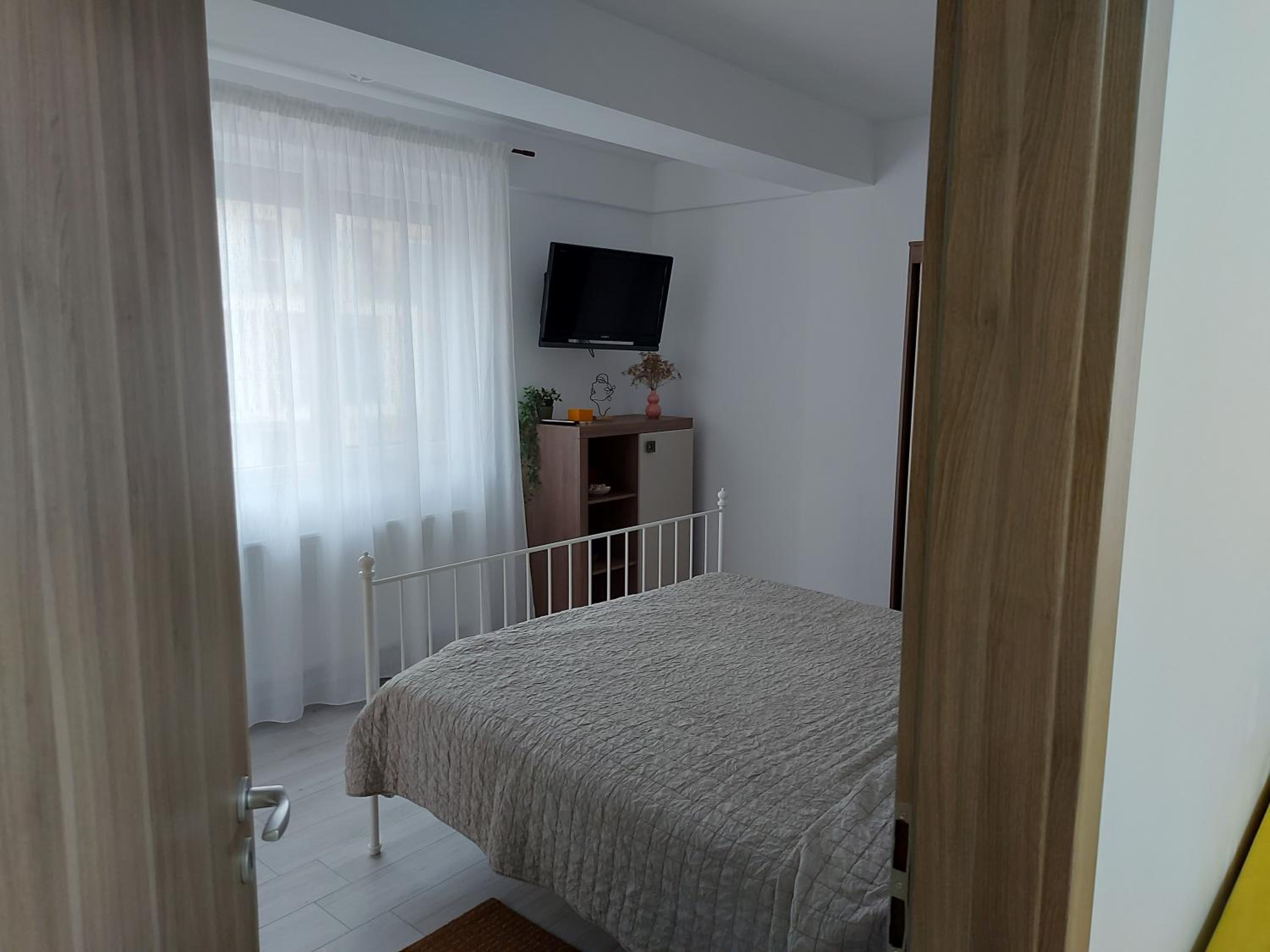 23 Valuri, 2 camere, 2 băi