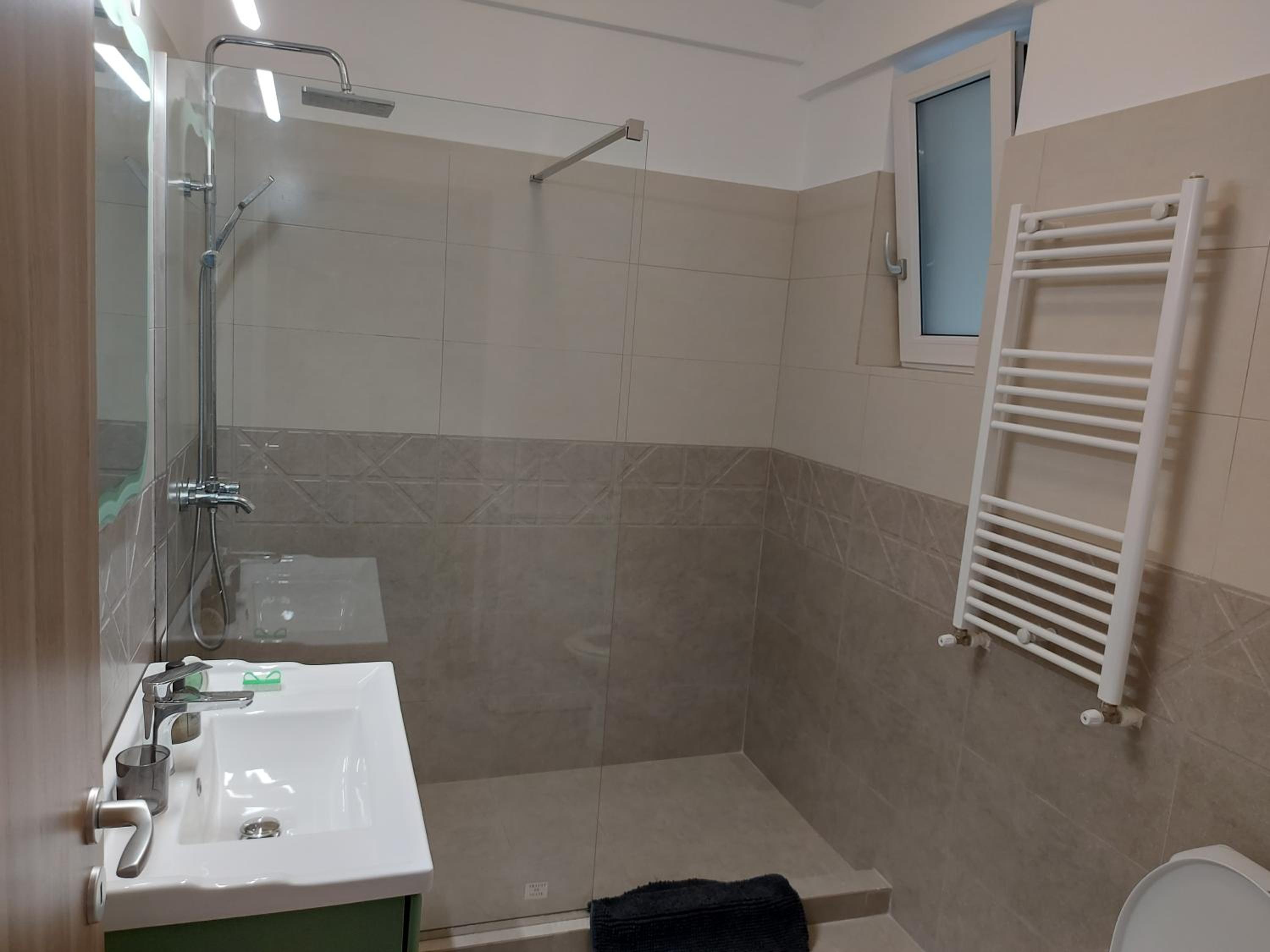 23 Valuri, 2 camere, 2 băi