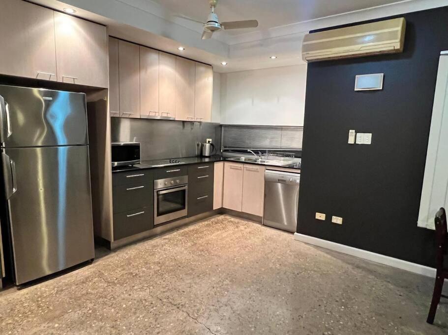 Katara On Cavenagh - 2 Bed 2 Bath Central CBD