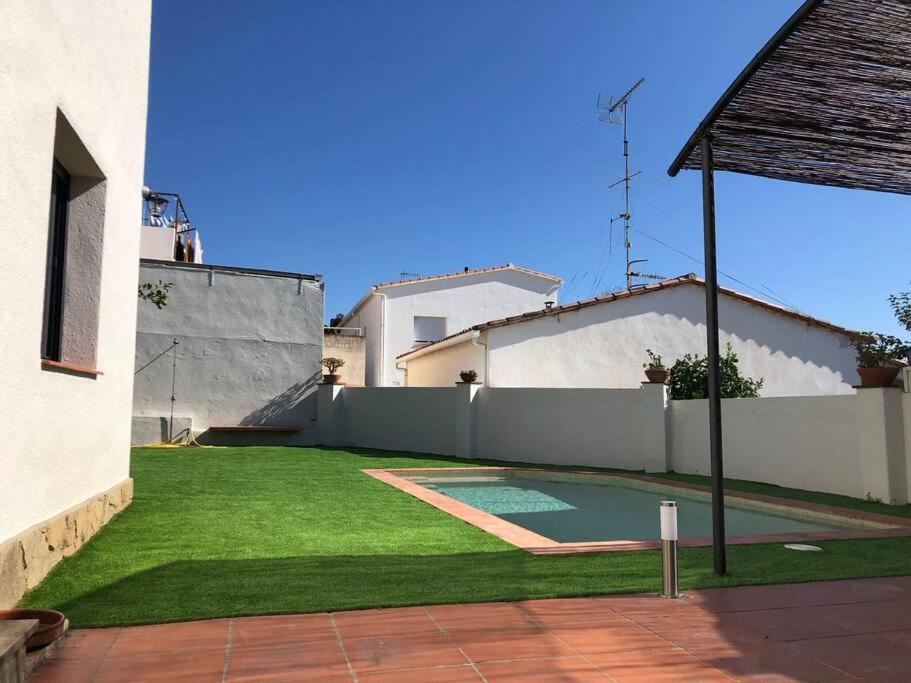 CASA CENTRO DEL PUEBLO CON PISCINA PRIVADA