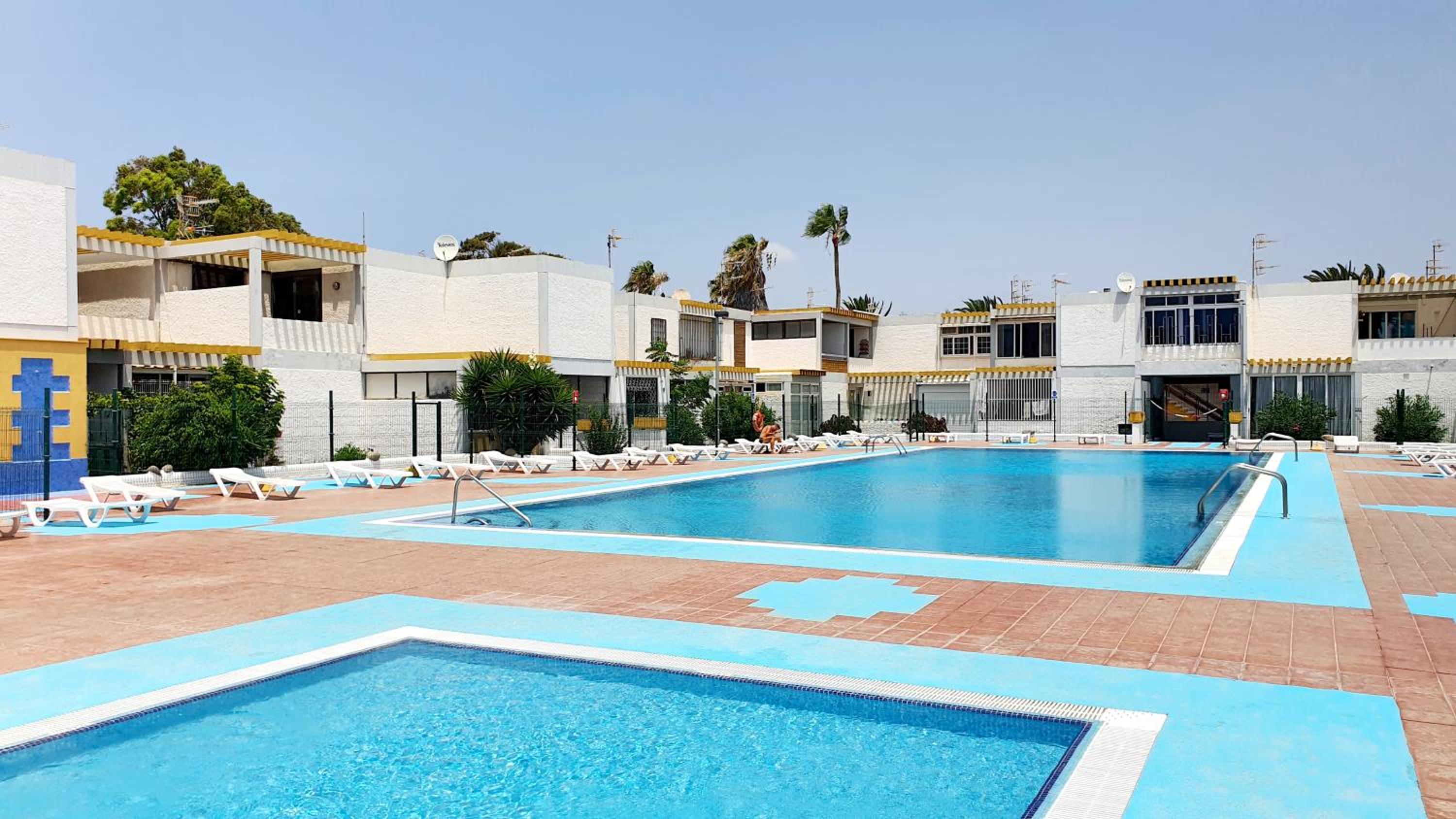 Papagayo Beach Apartments