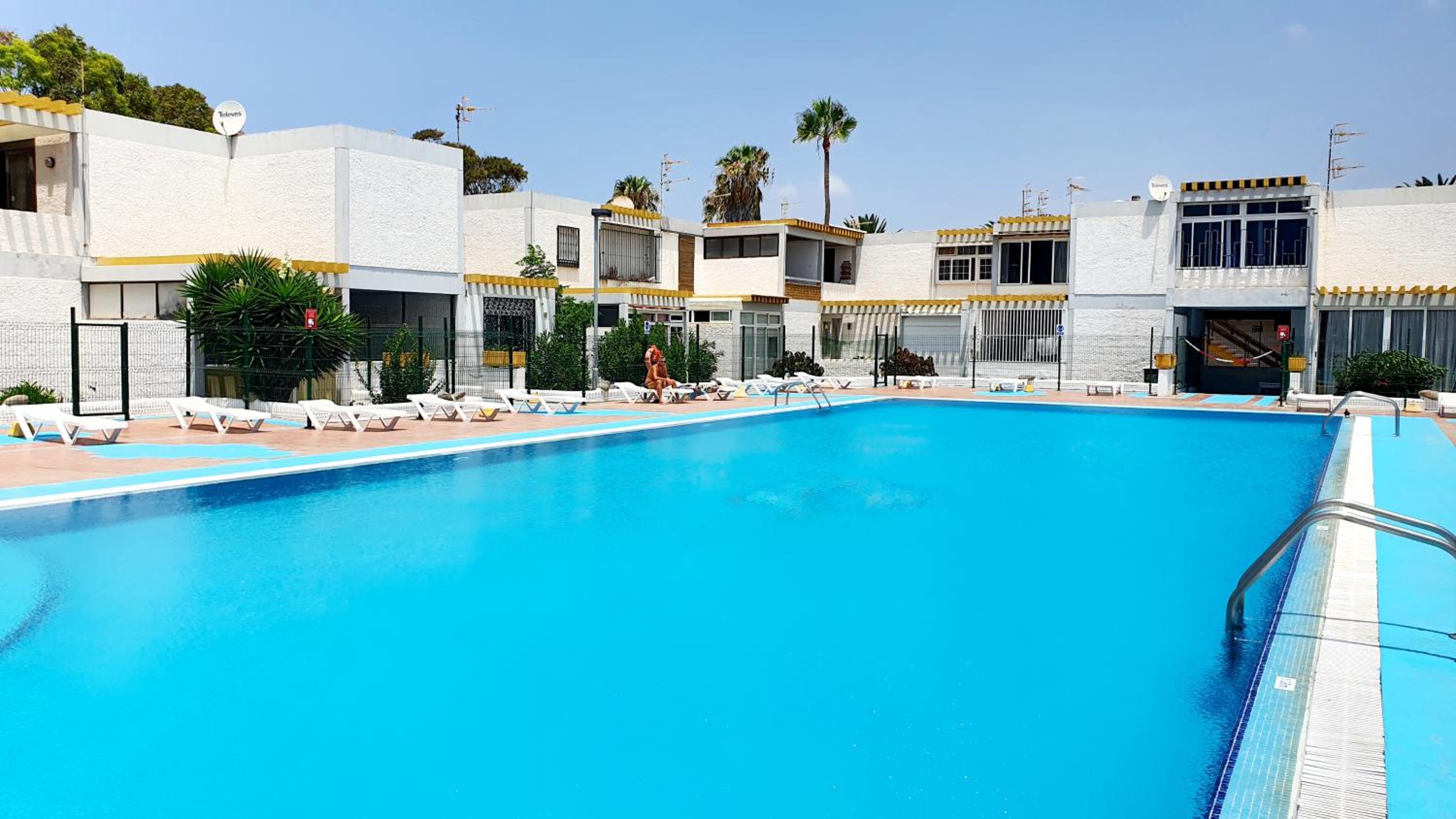 Papagayo Beach Apartments