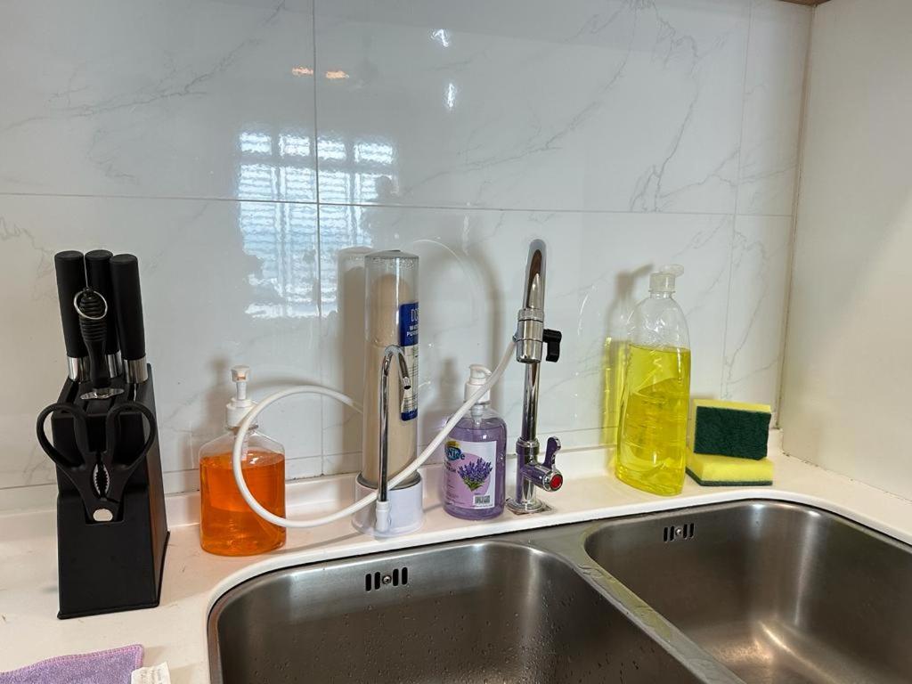 Twin Galaxy 6Pax 2Bedroom High floor with balcony Netflix WiFi