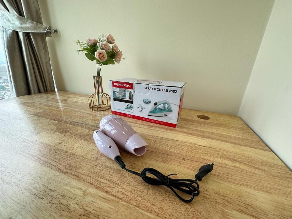 Twin Galaxy 6Pax 2Bedroom High floor with balcony Netflix WiFi