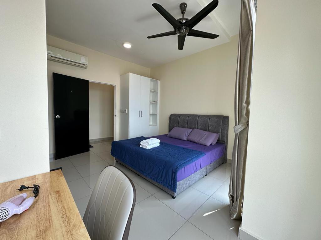Twin Galaxy 6Pax 2Bedroom High floor with balcony Netflix WiFi