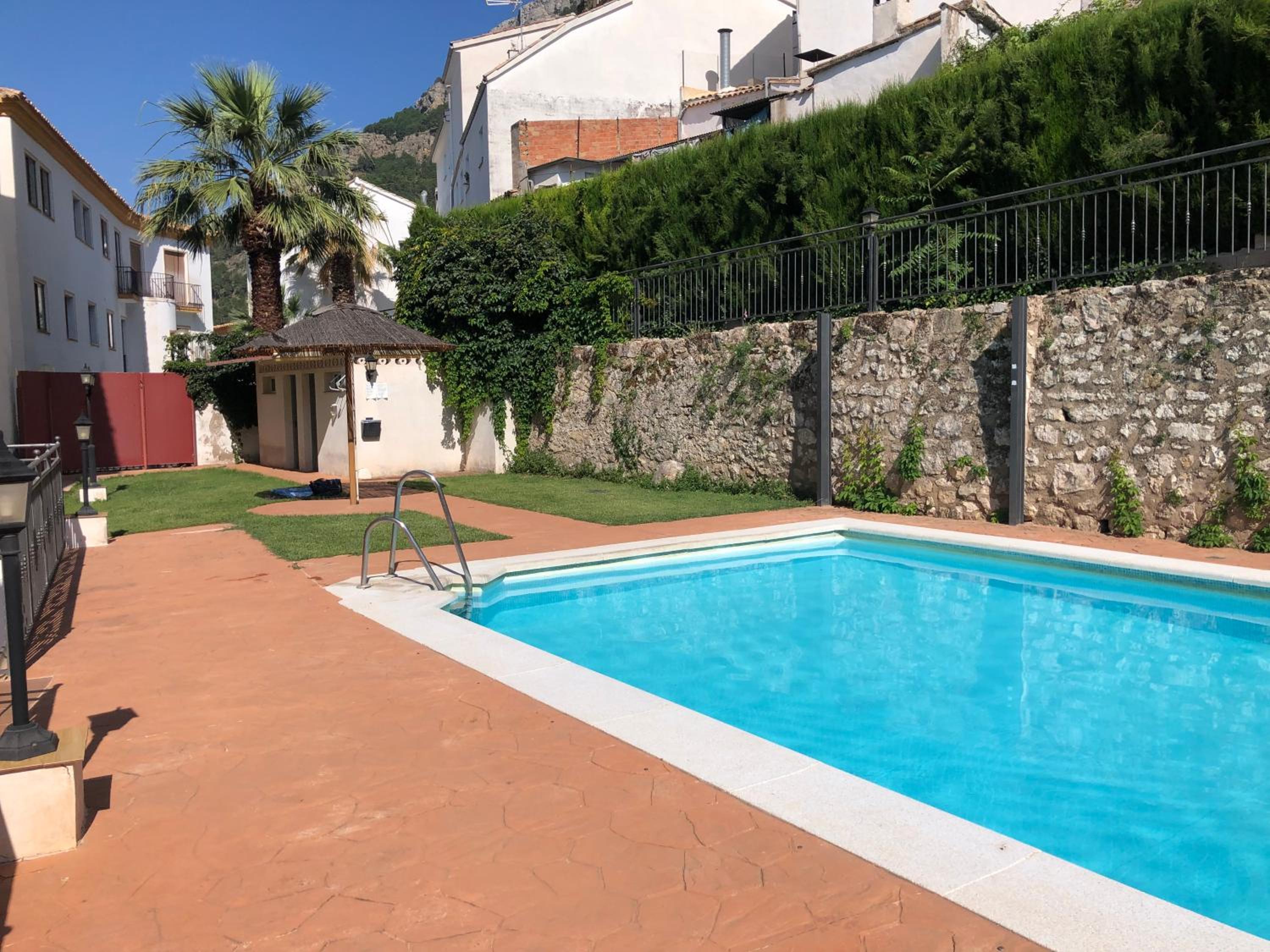 Apartamento con vistas a la piscina y al castillo templario