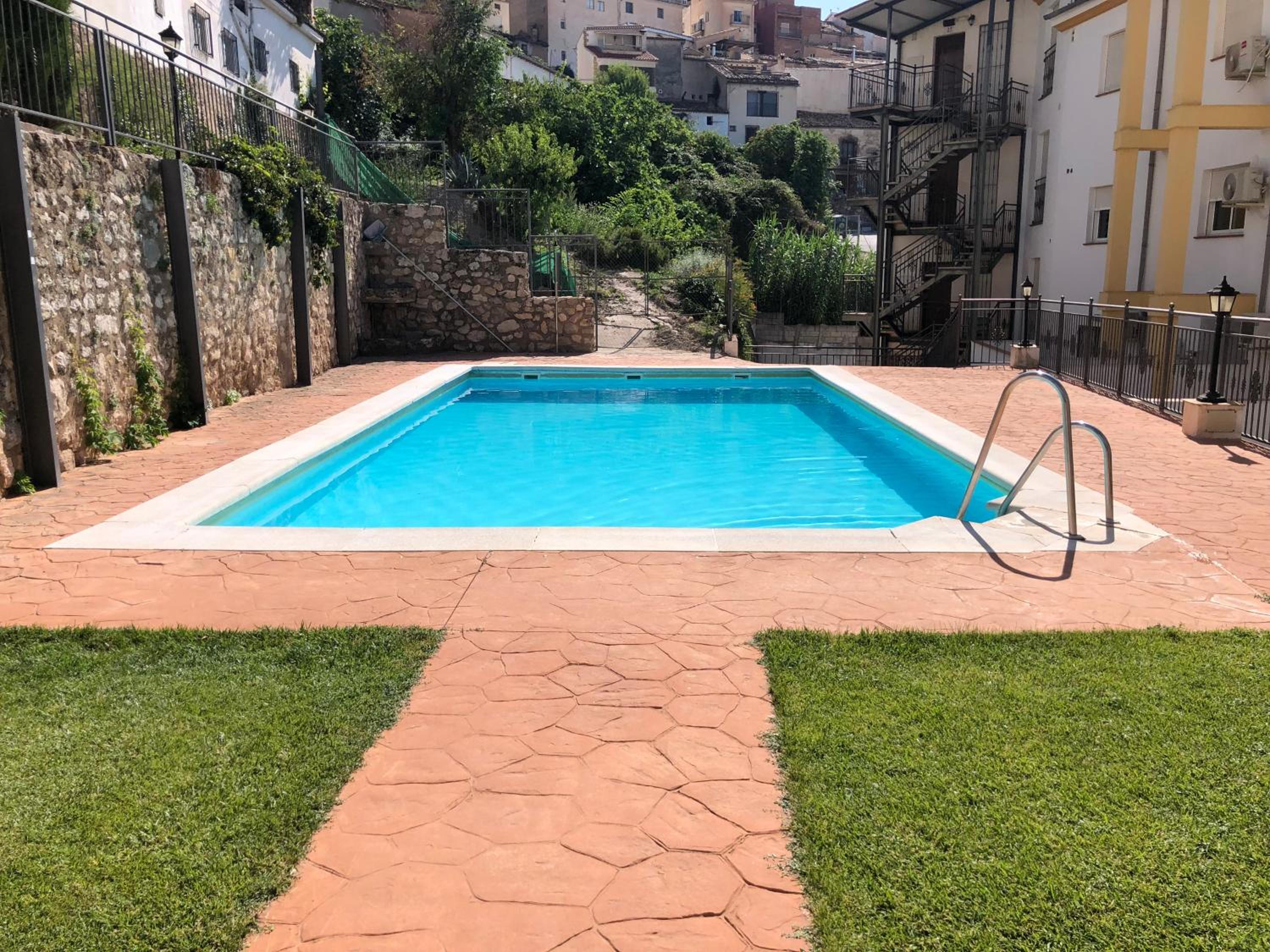 Apartamento con vistas a la piscina y al castillo templario