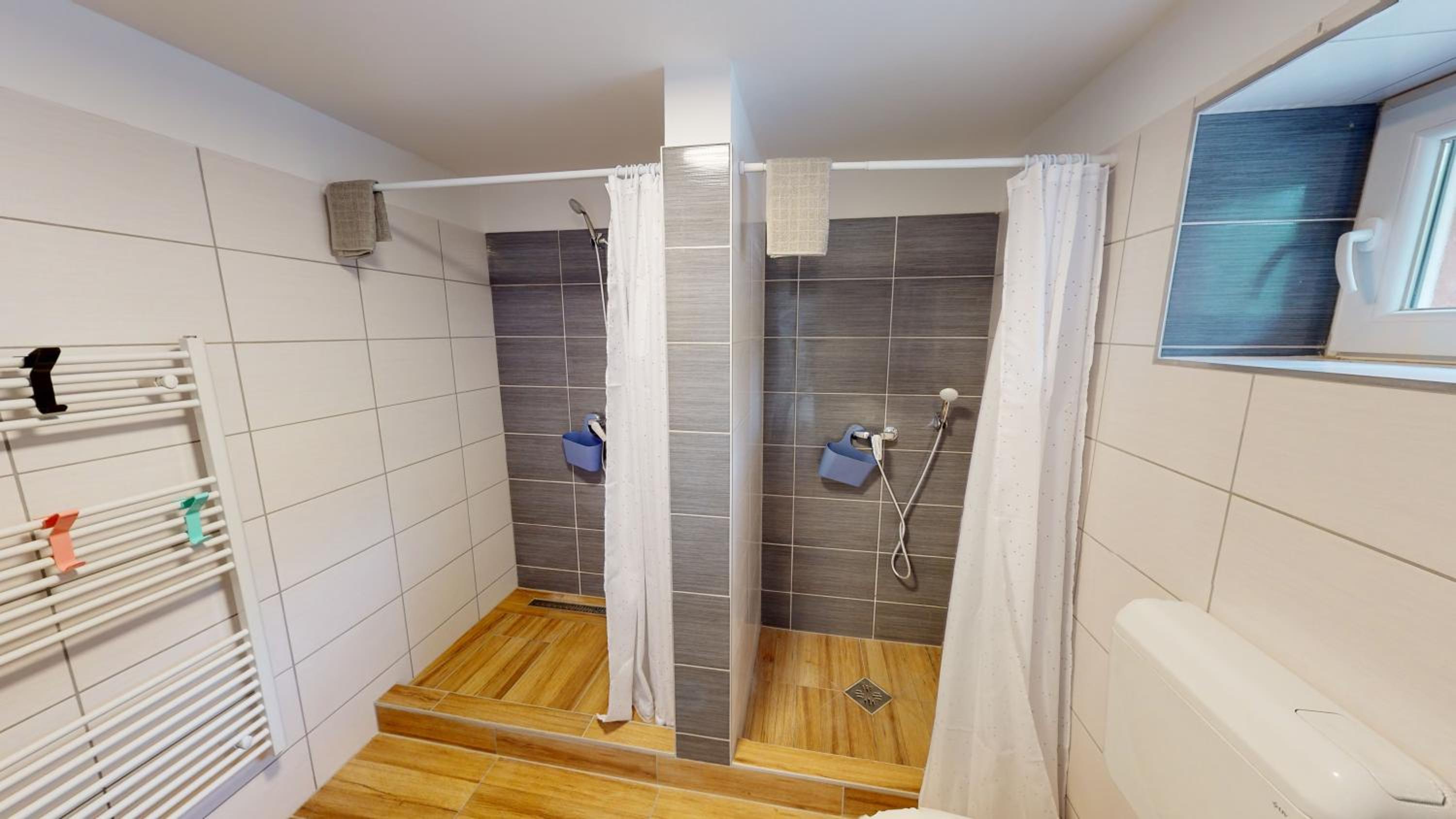 FAMILY APARTMAN
