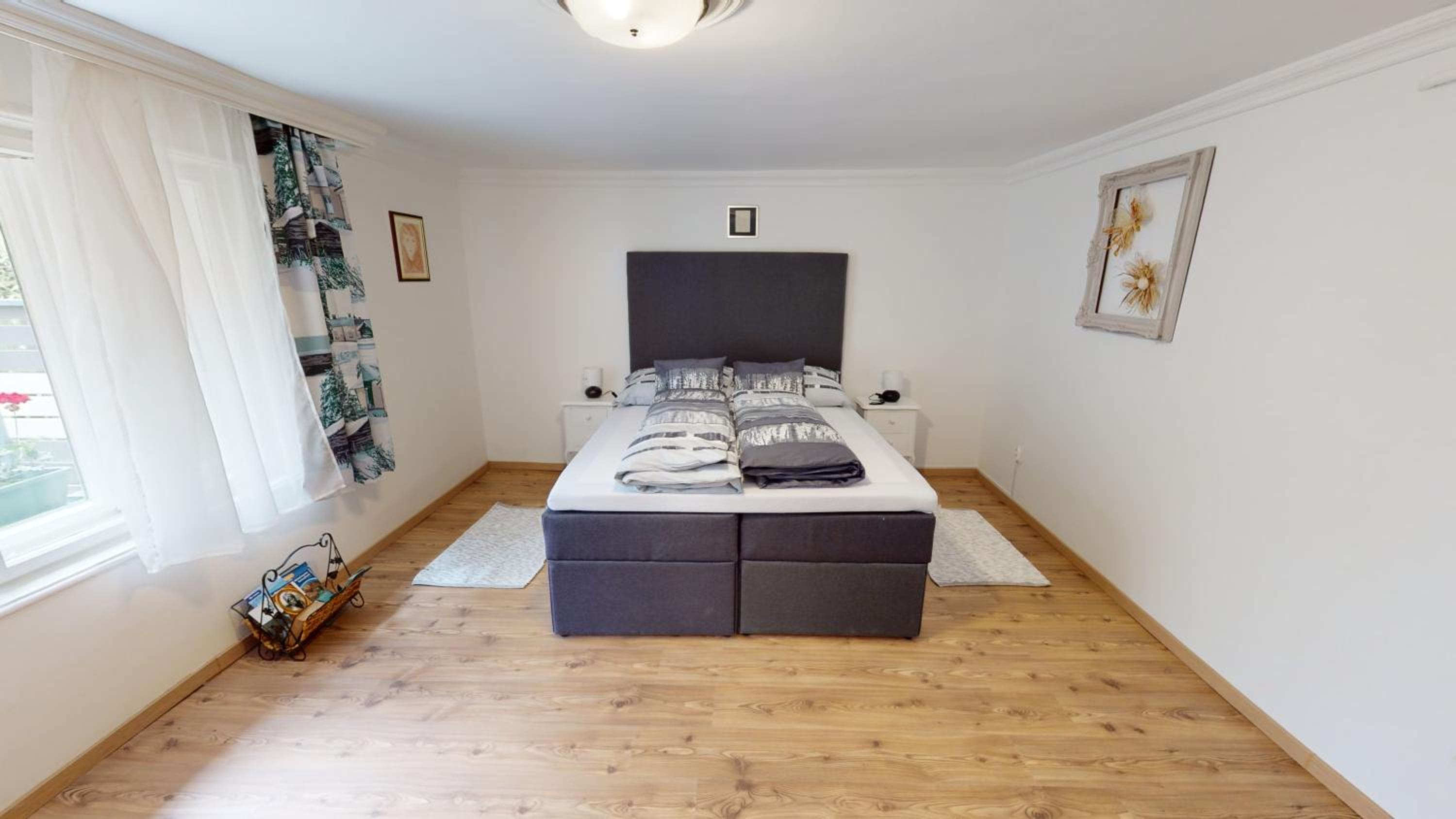FAMILY APARTMAN