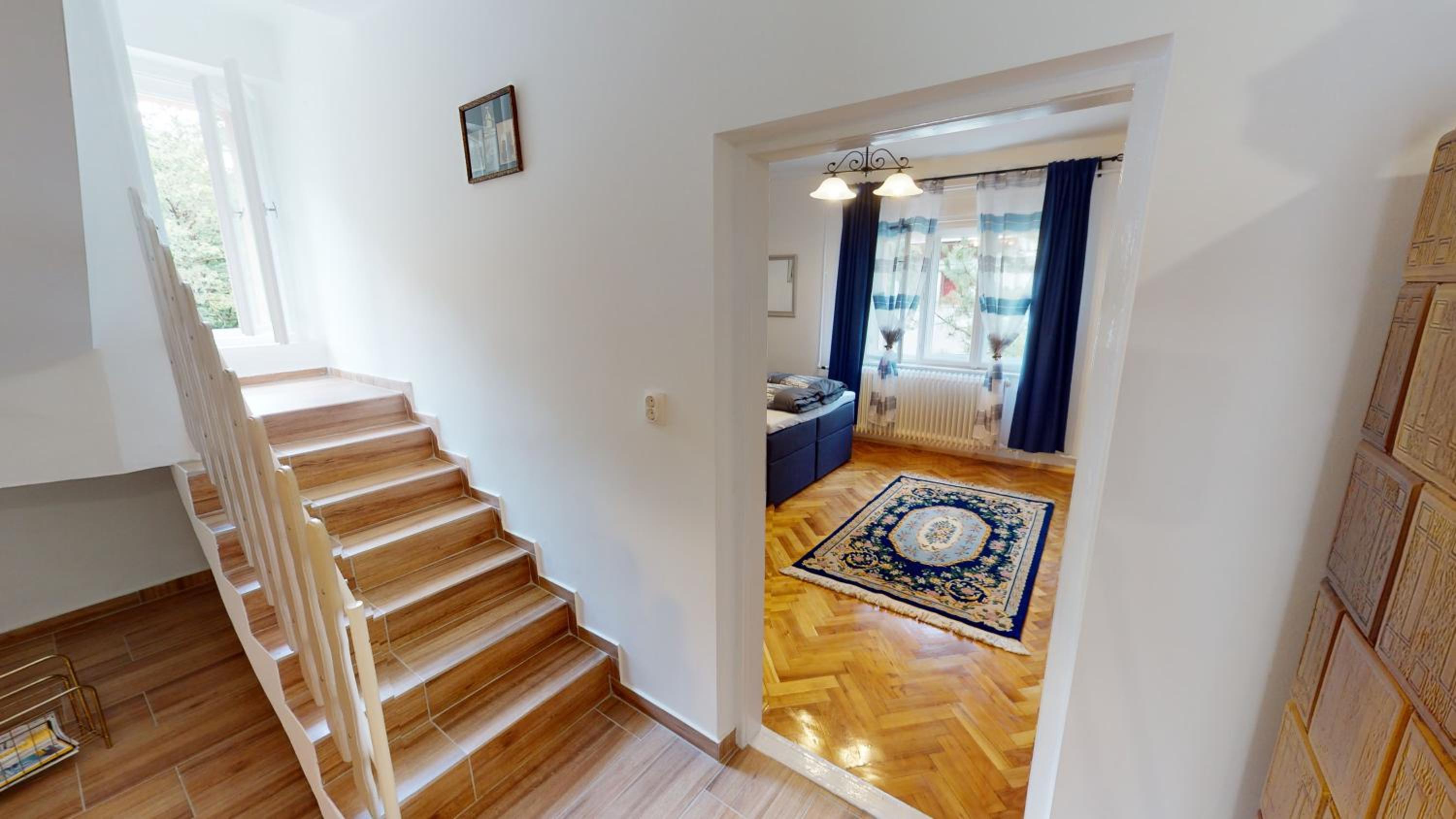 FAMILY APARTMAN