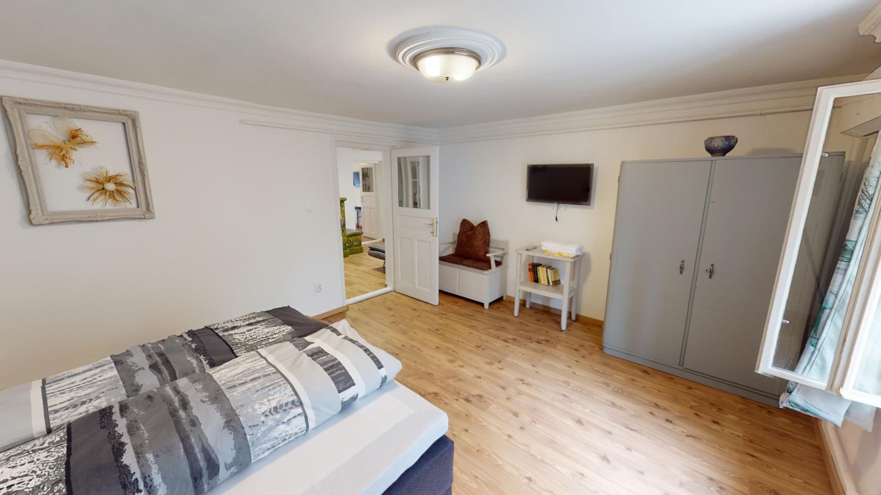 FAMILY APARTMAN