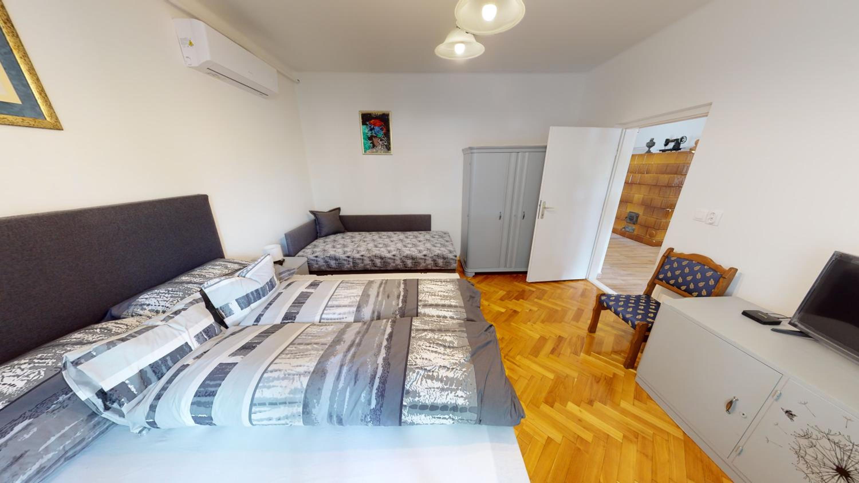 FAMILY APARTMAN
