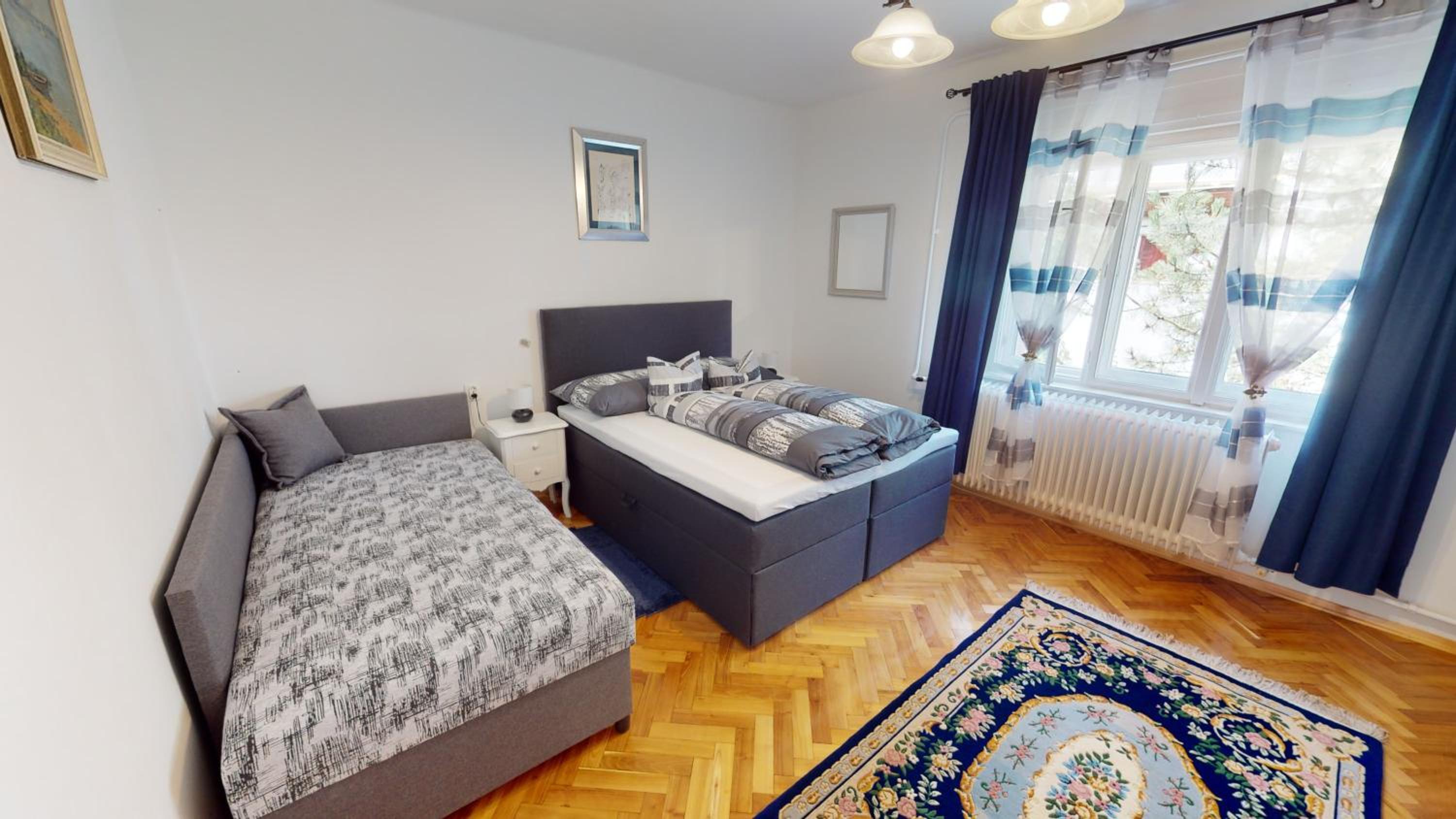 FAMILY APARTMAN