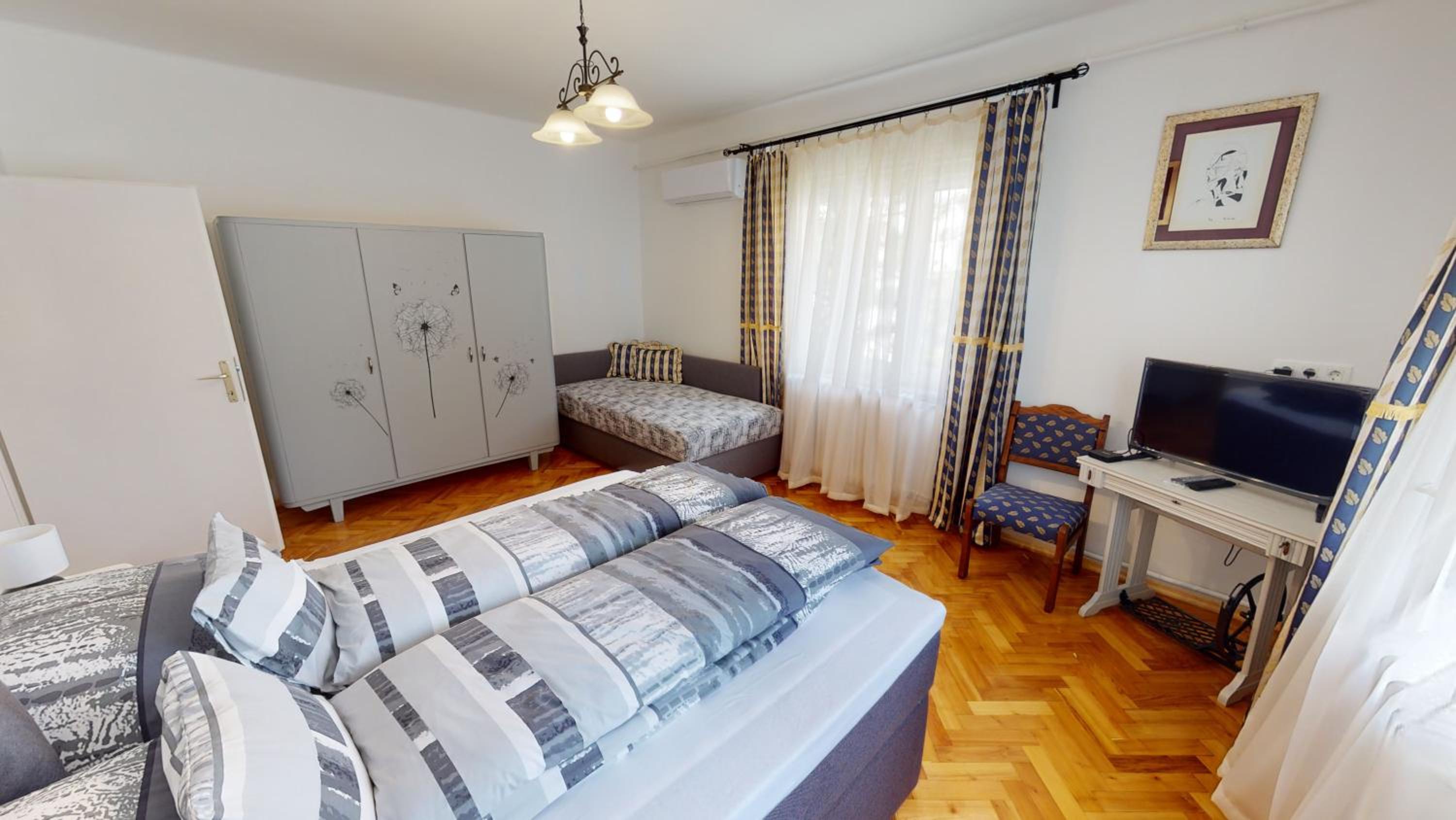 FAMILY APARTMAN