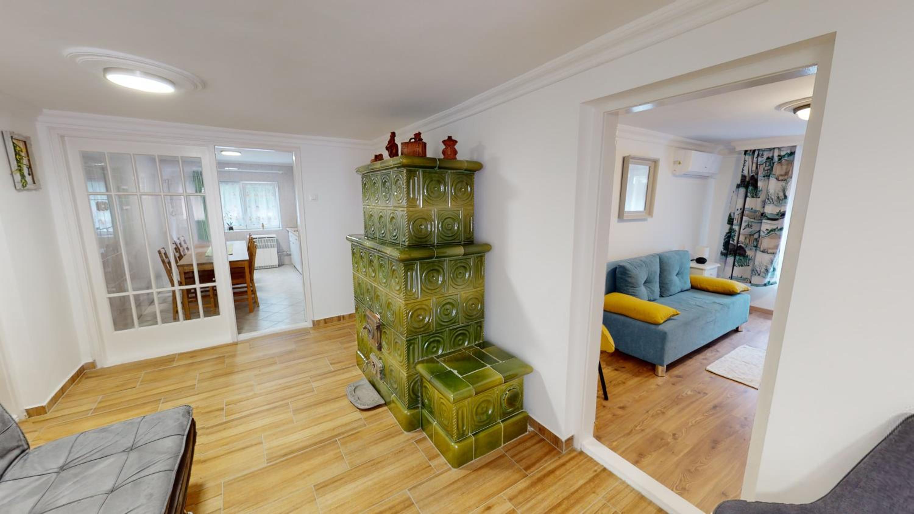 FAMILY APARTMAN
