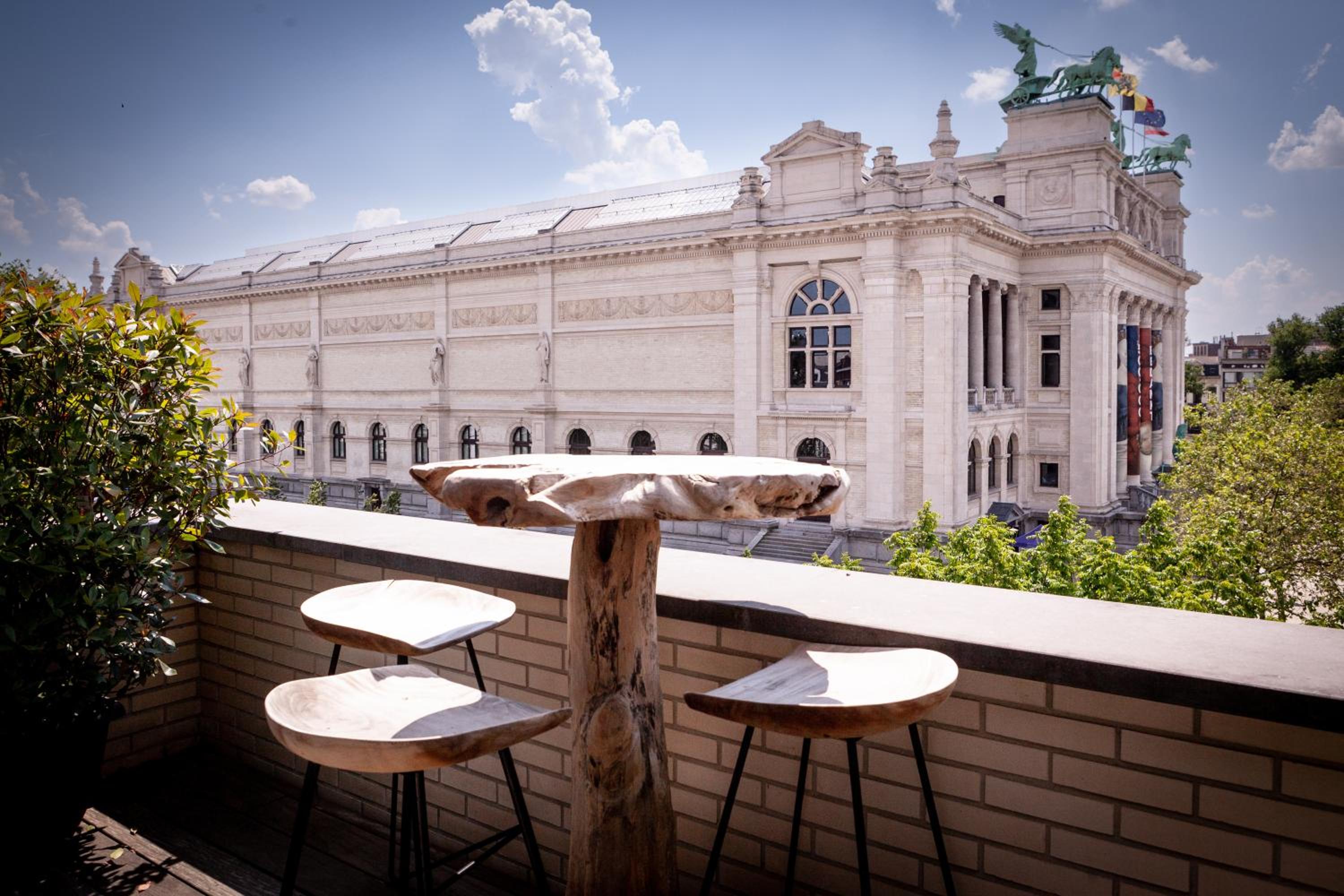 Photo 33