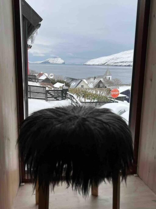 A pearl in the middle of Kvívík with a nice view view 5