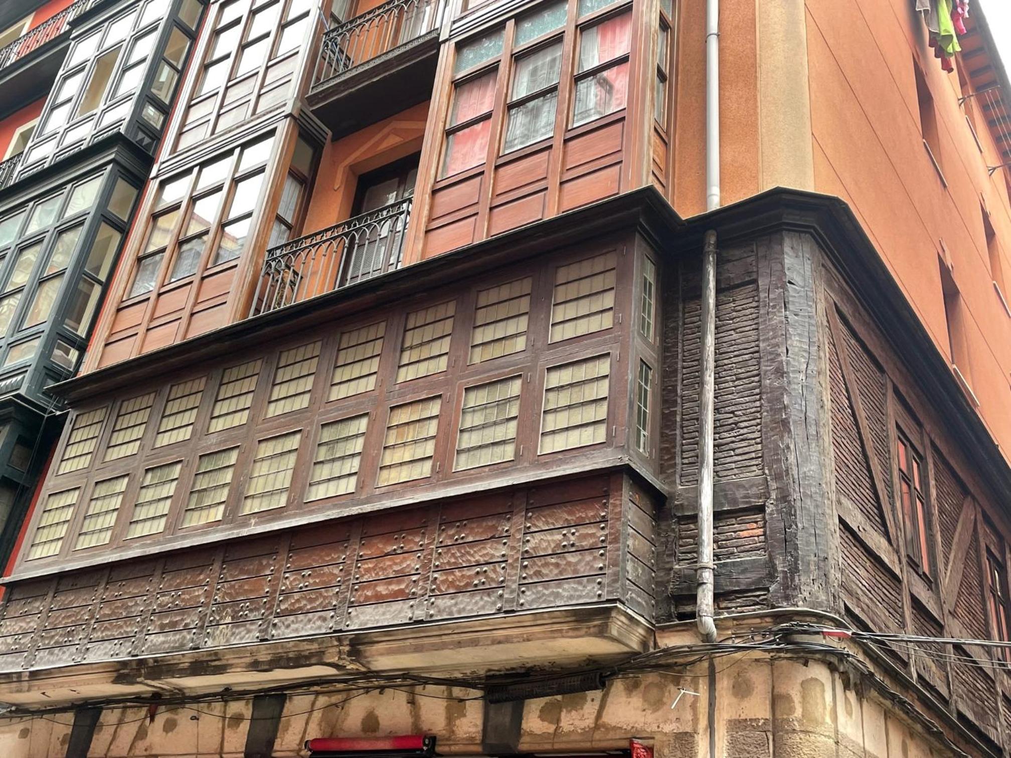 Old Town Palace (Casco Viejo Bilbao) EBI01877 view 3