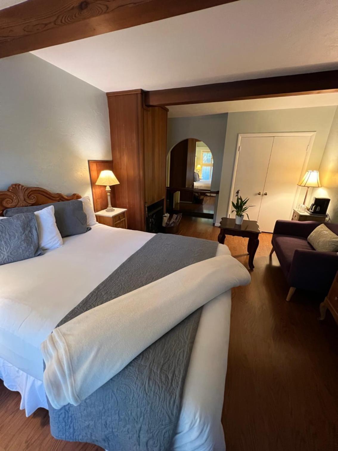Carmel Garden Inn