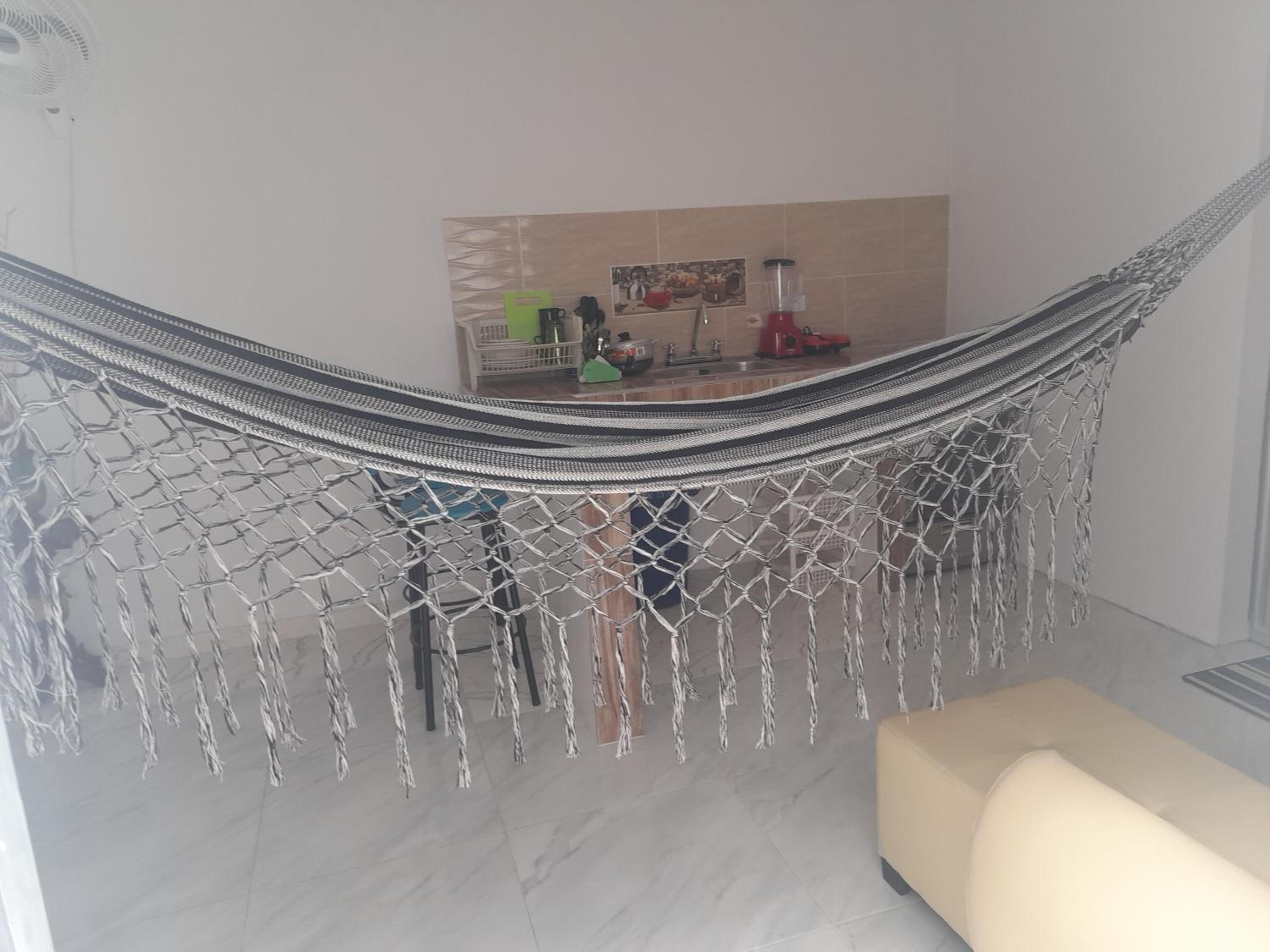 APARTA ESTUDIO PERLA ROJA