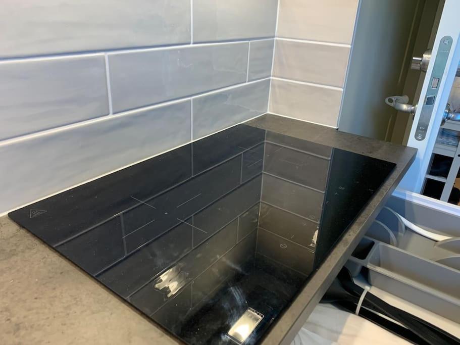 Central 1 bedroom apartment NB!! Small room view 2