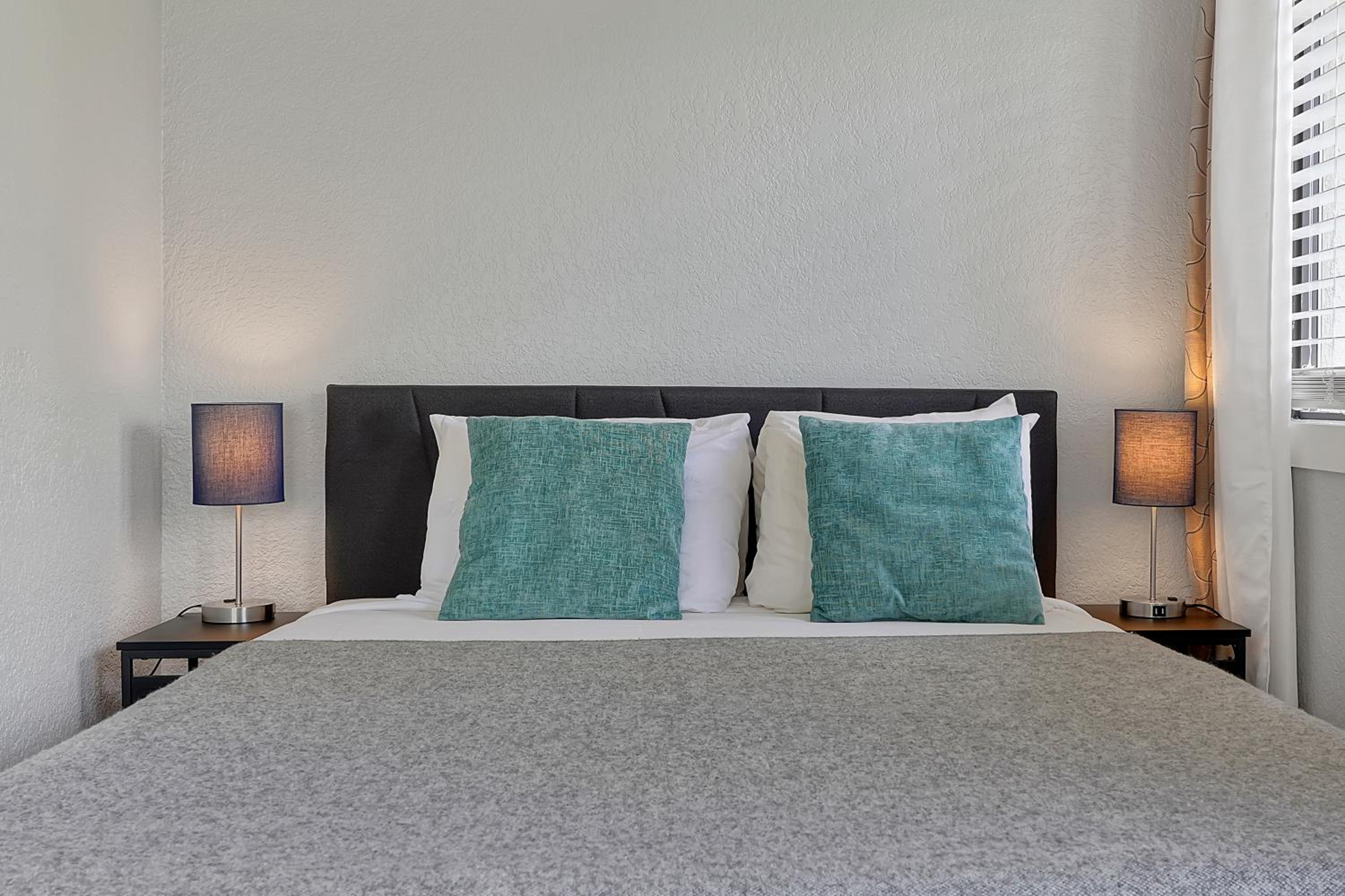 Cozy Condo on International Dr. Near Universal Studios