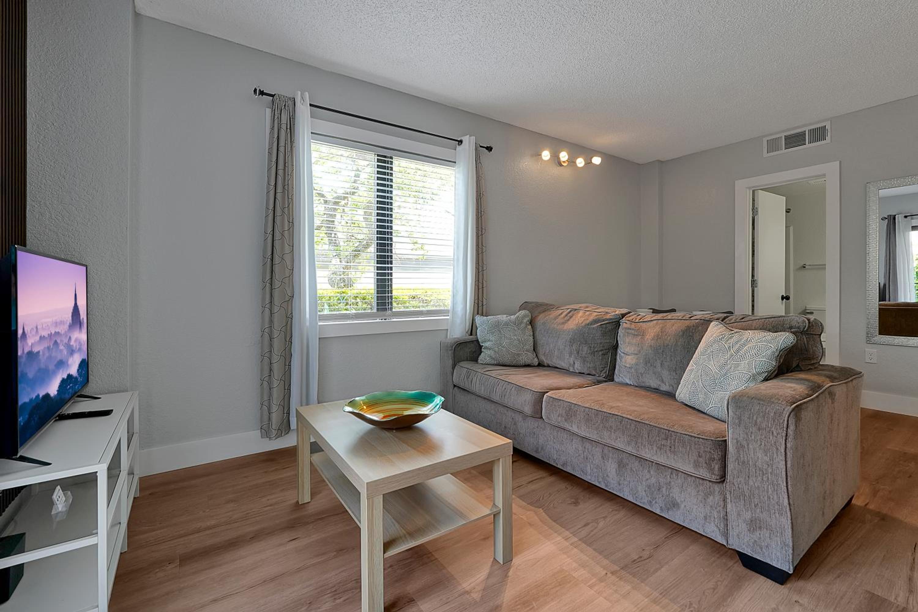 Cozy Condo on International Dr. Near Universal Studios